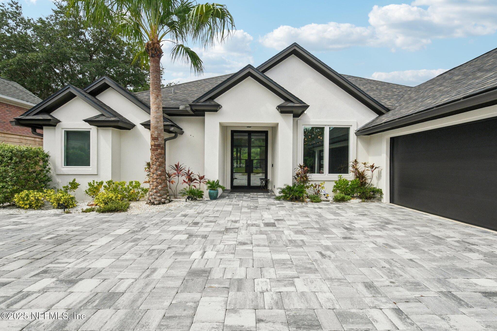 205 S ROSCOE Boulevard