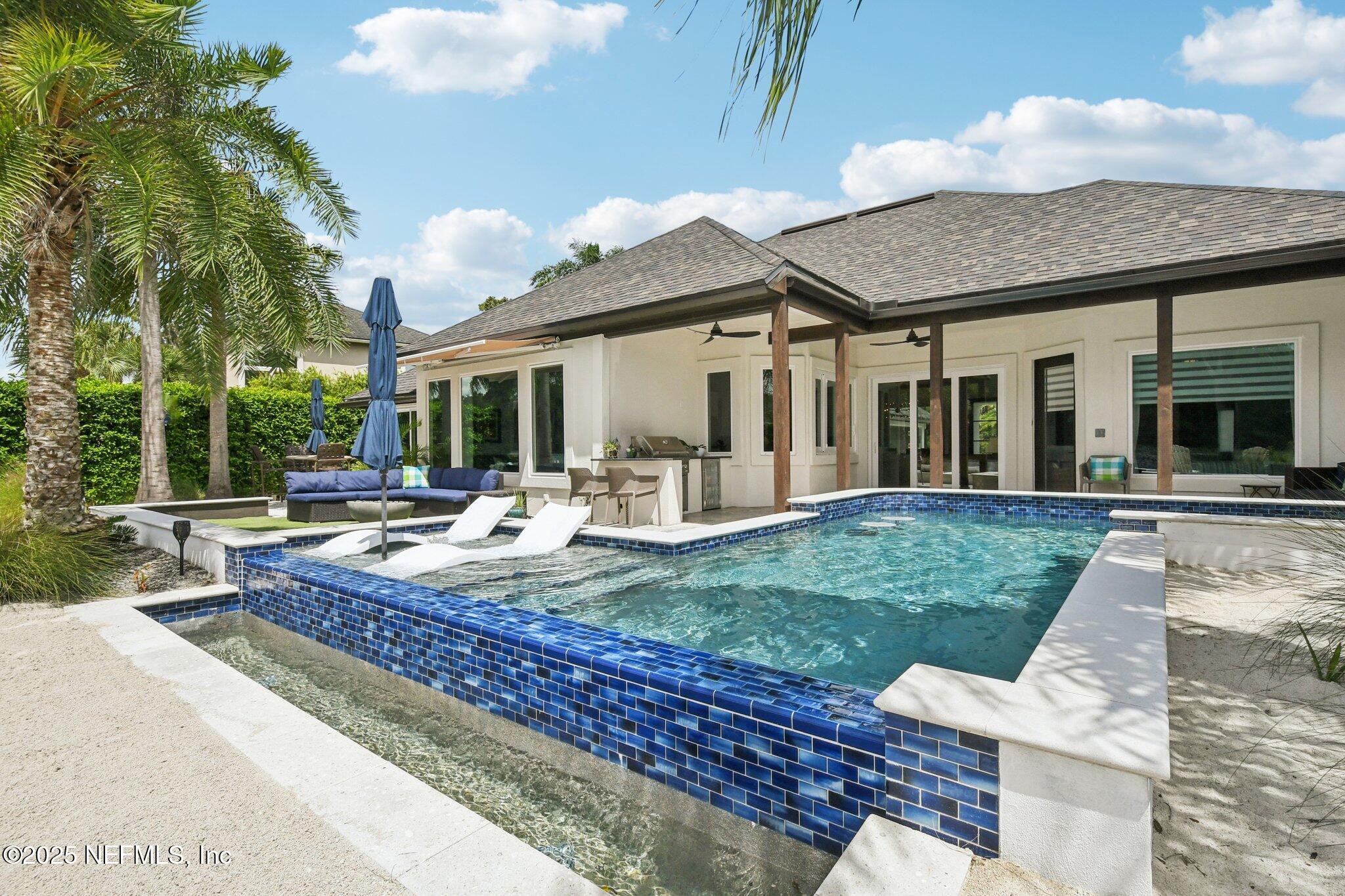 205 S ROSCOE Boulevard