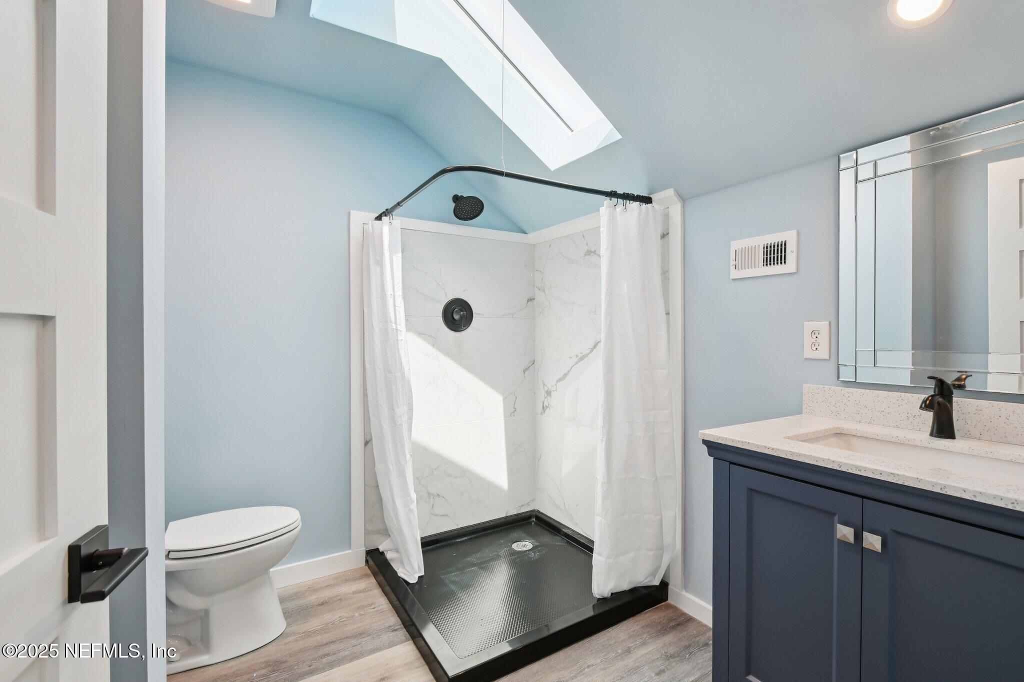 205 S ROSCOE Boulevard