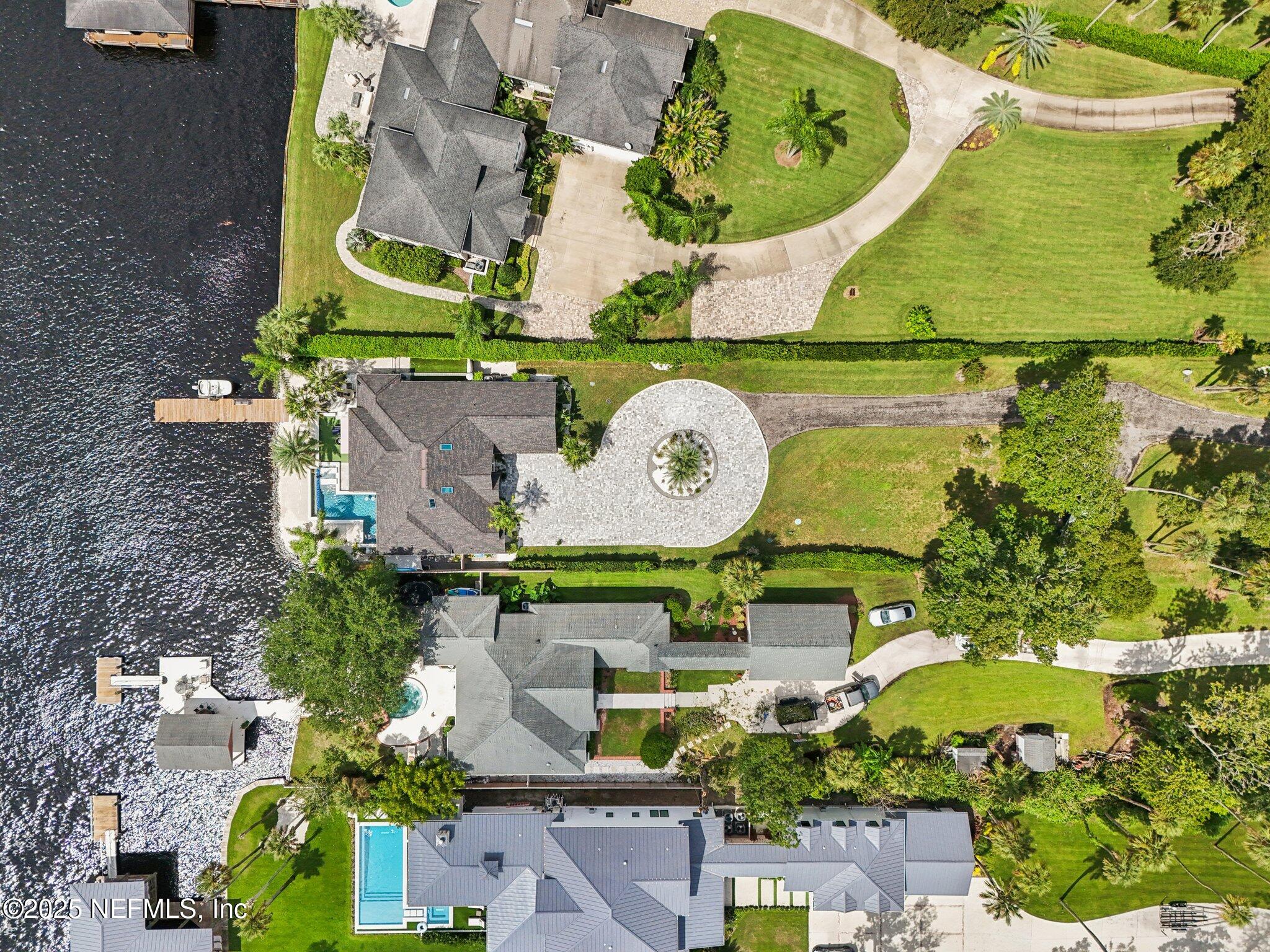 205 S ROSCOE Boulevard