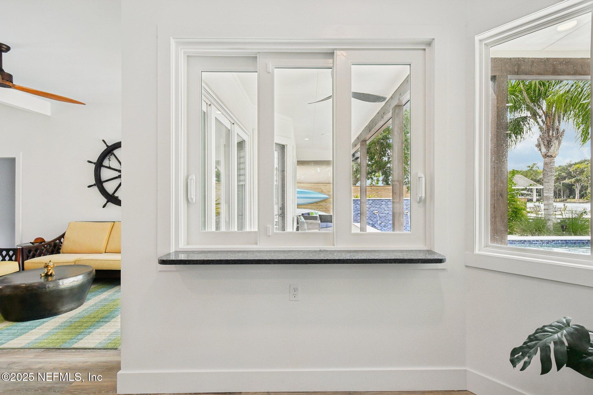 205 S ROSCOE Boulevard