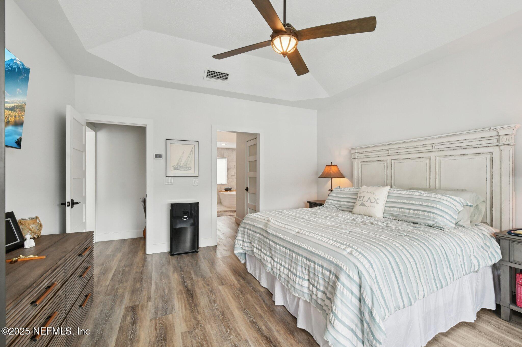 205 S ROSCOE Boulevard