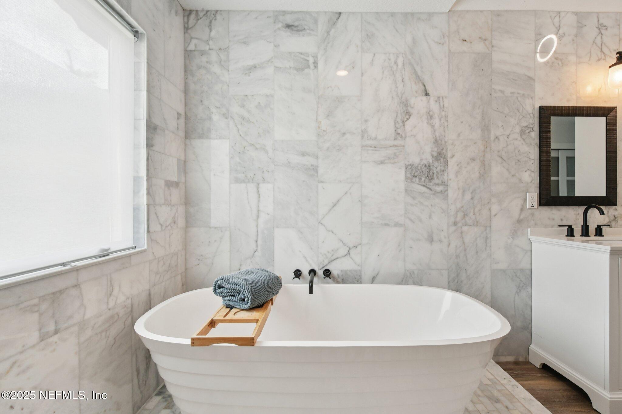 205 S ROSCOE Boulevard