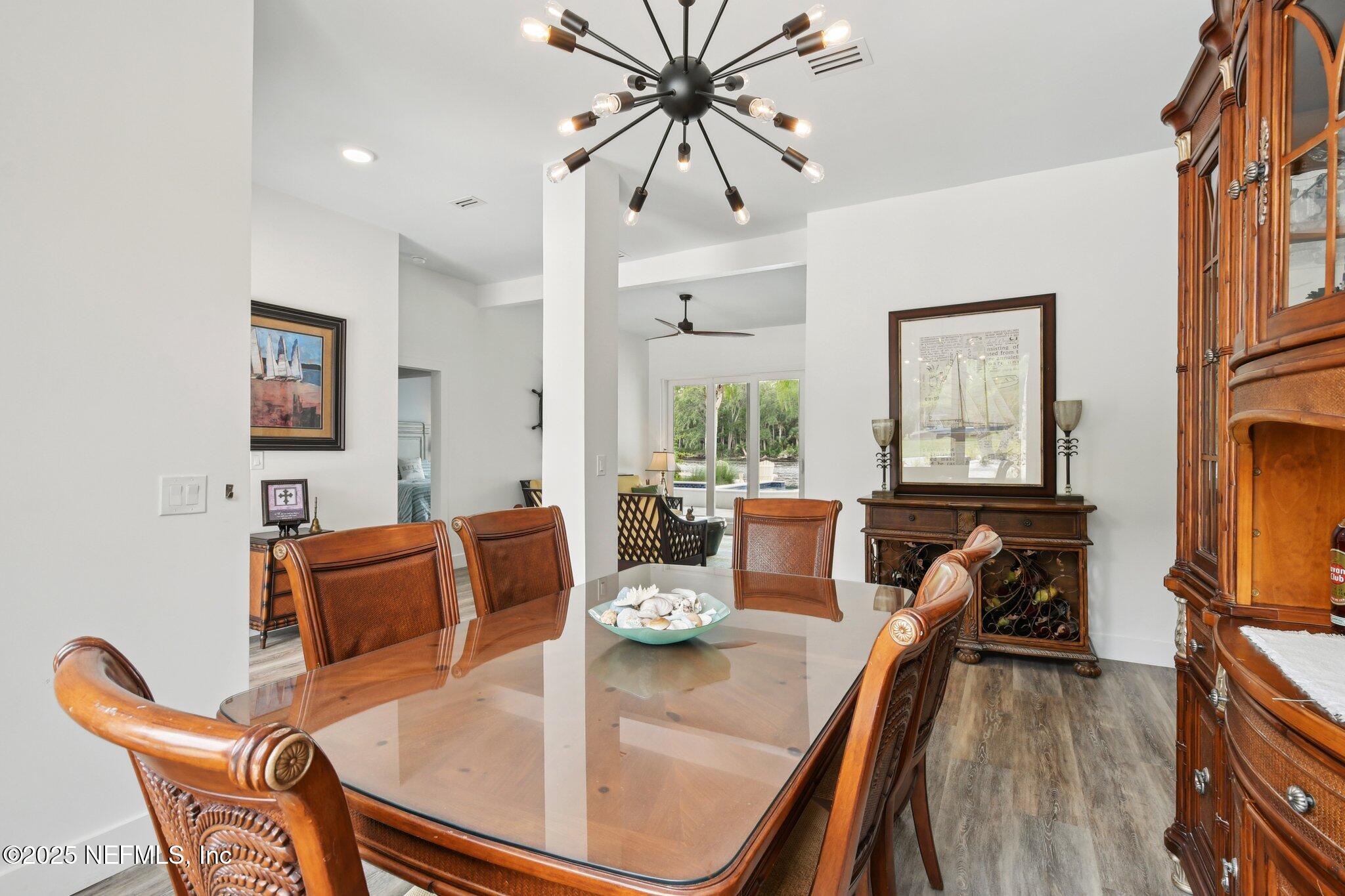 205 S ROSCOE Boulevard