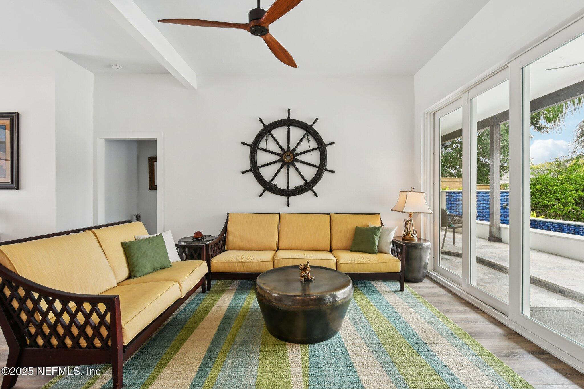 205 S ROSCOE Boulevard