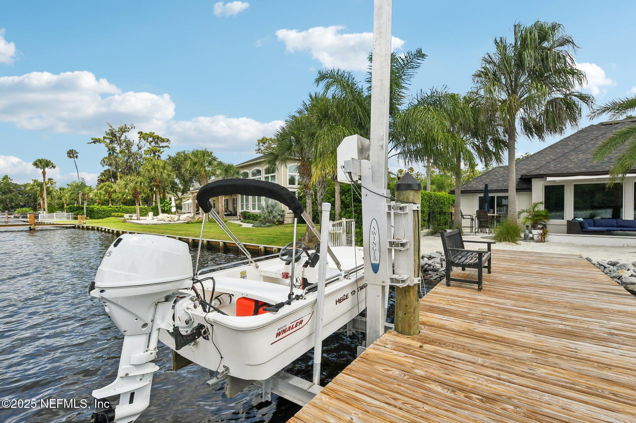 205 S ROSCOE Boulevard