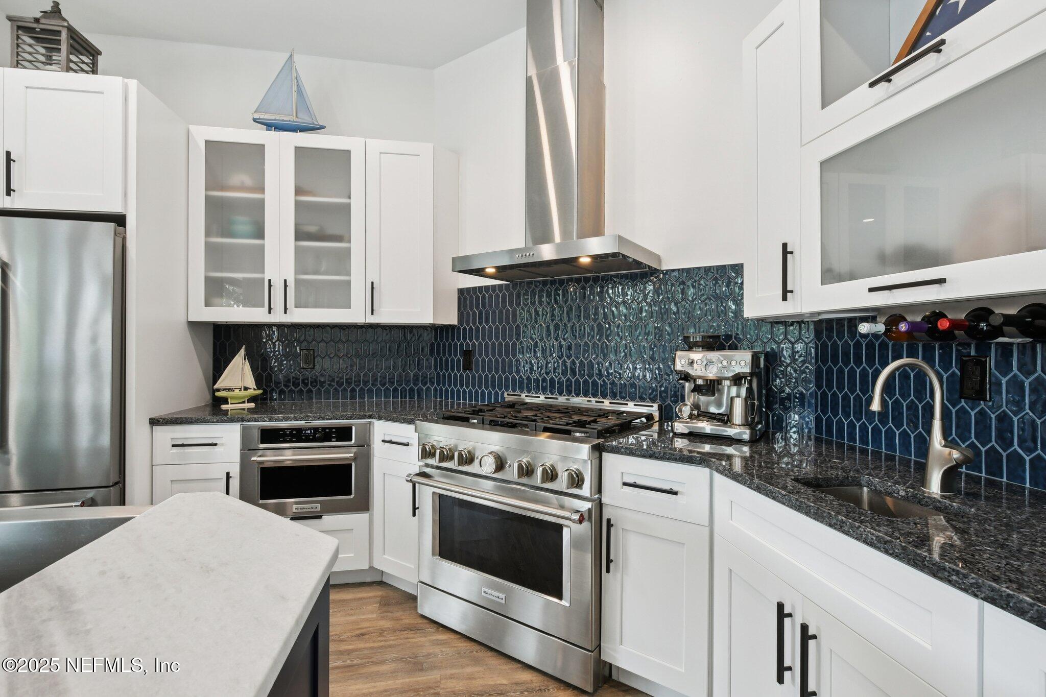 205 S ROSCOE Boulevard