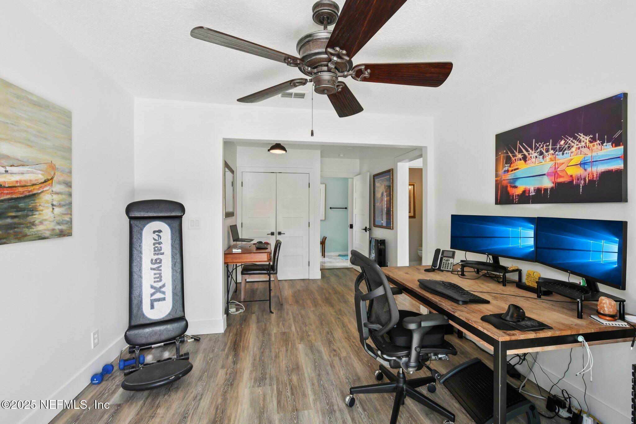 205 S ROSCOE Boulevard