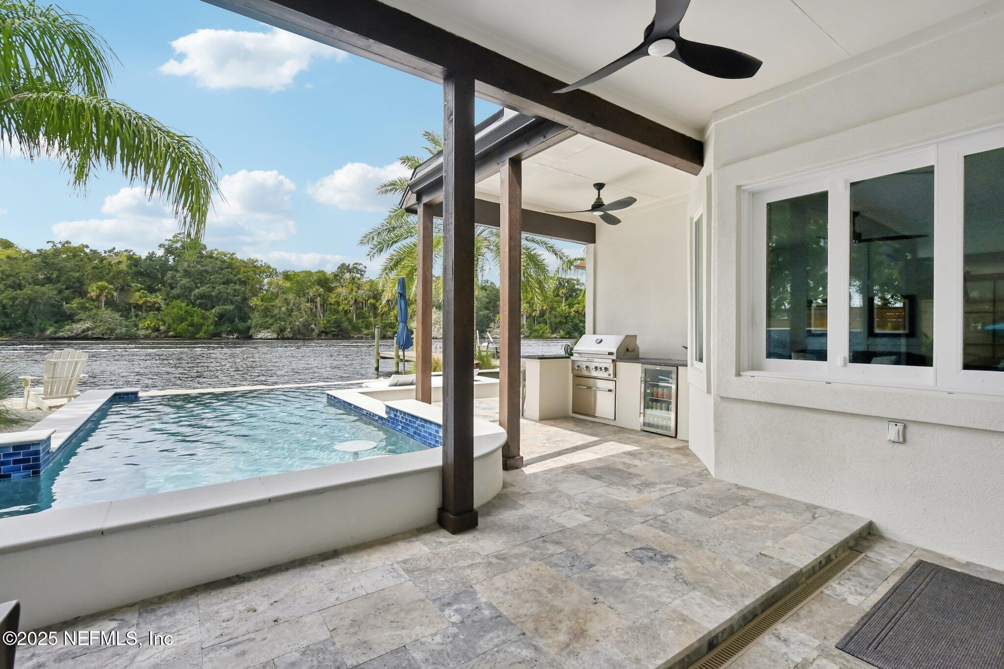 205 S ROSCOE Boulevard