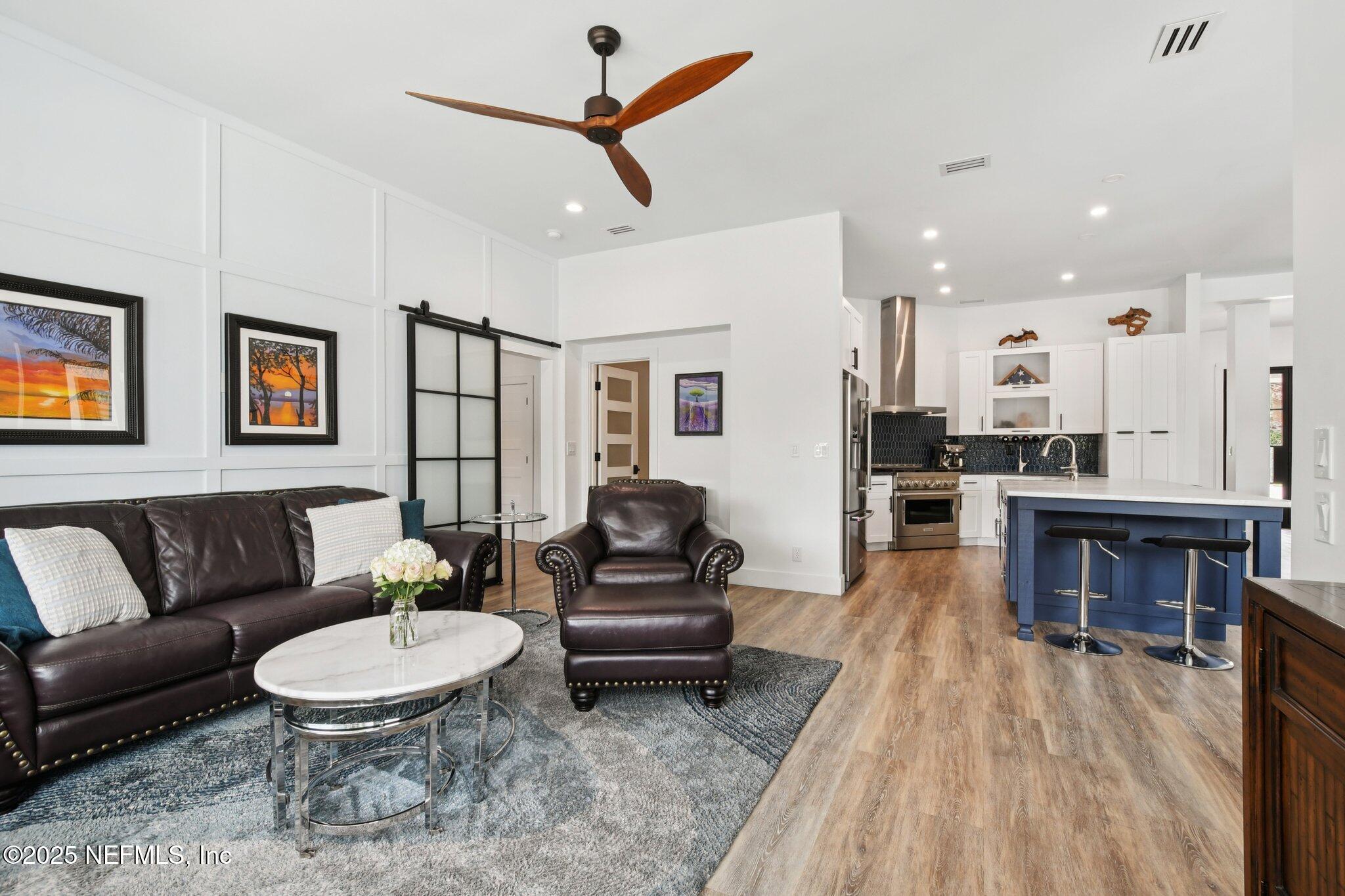 205 S ROSCOE Boulevard