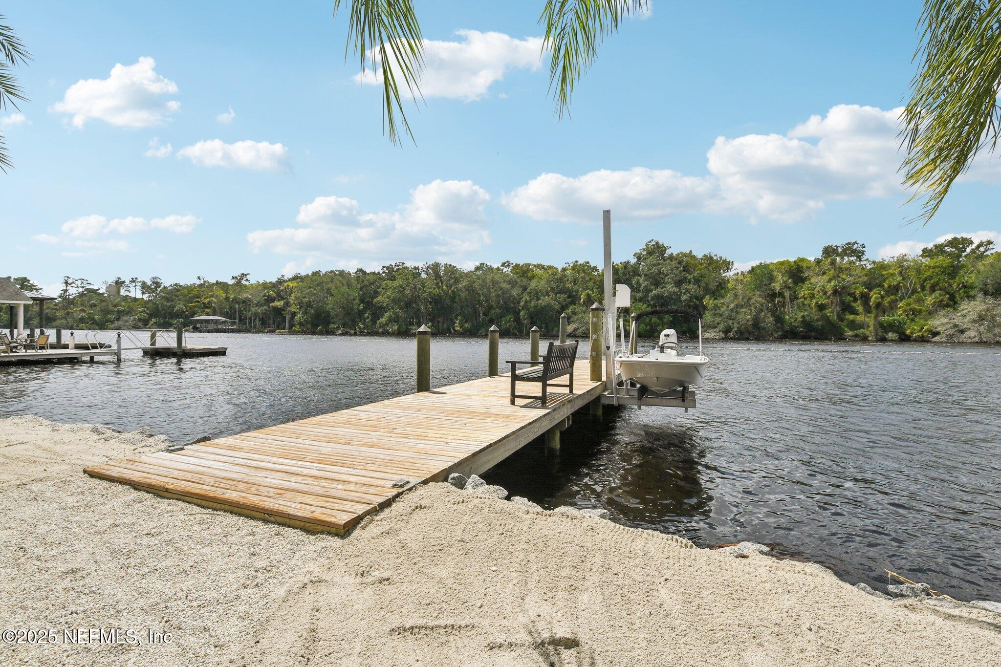 205 S ROSCOE Boulevard