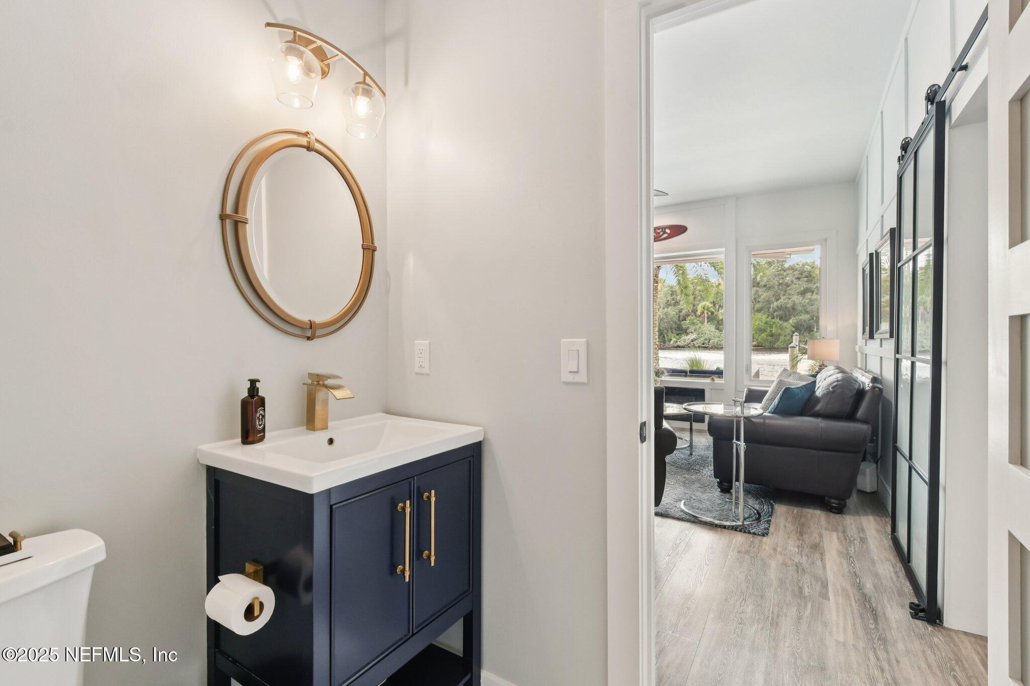 205 S ROSCOE Boulevard