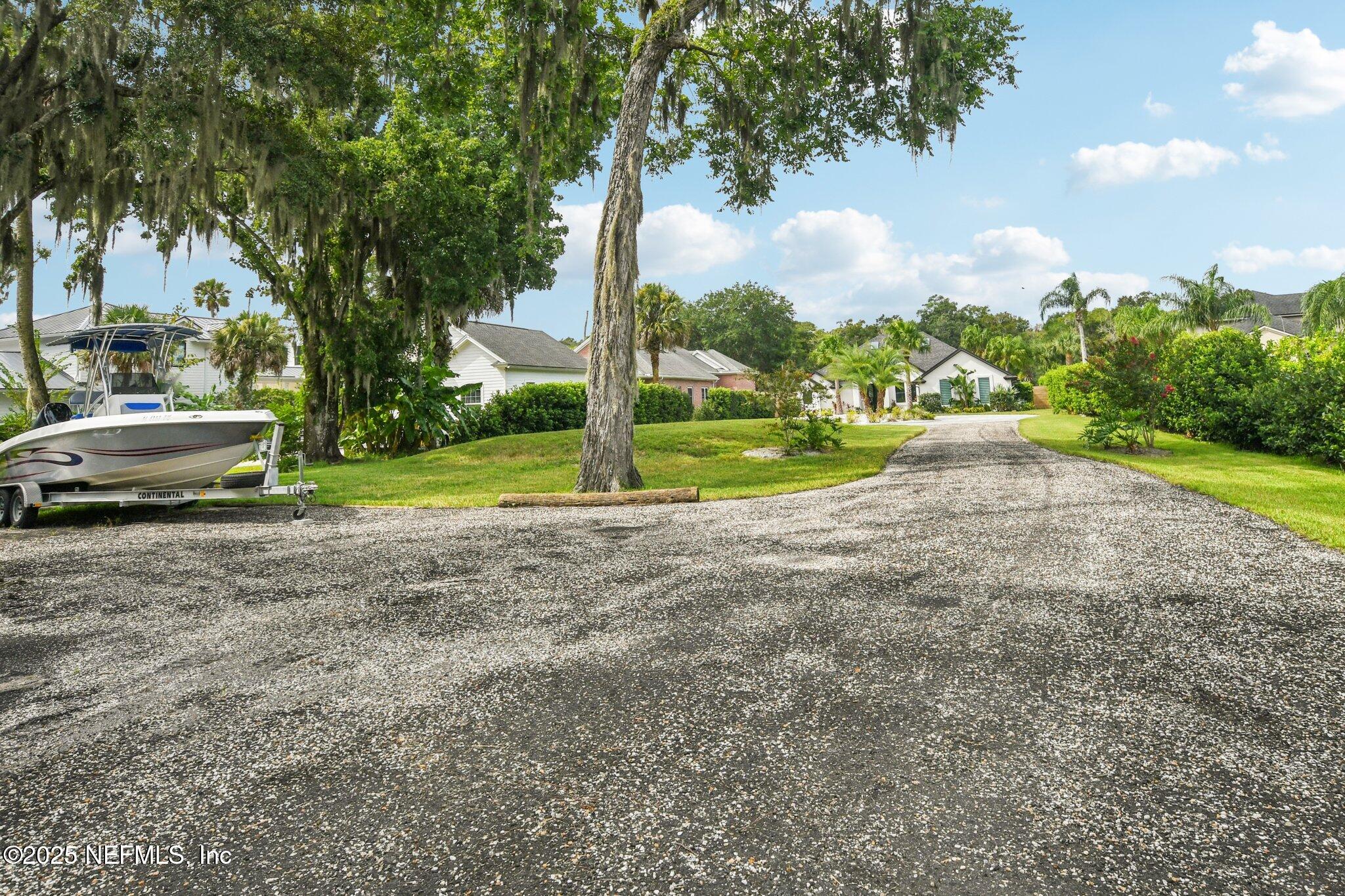 205 S ROSCOE Boulevard