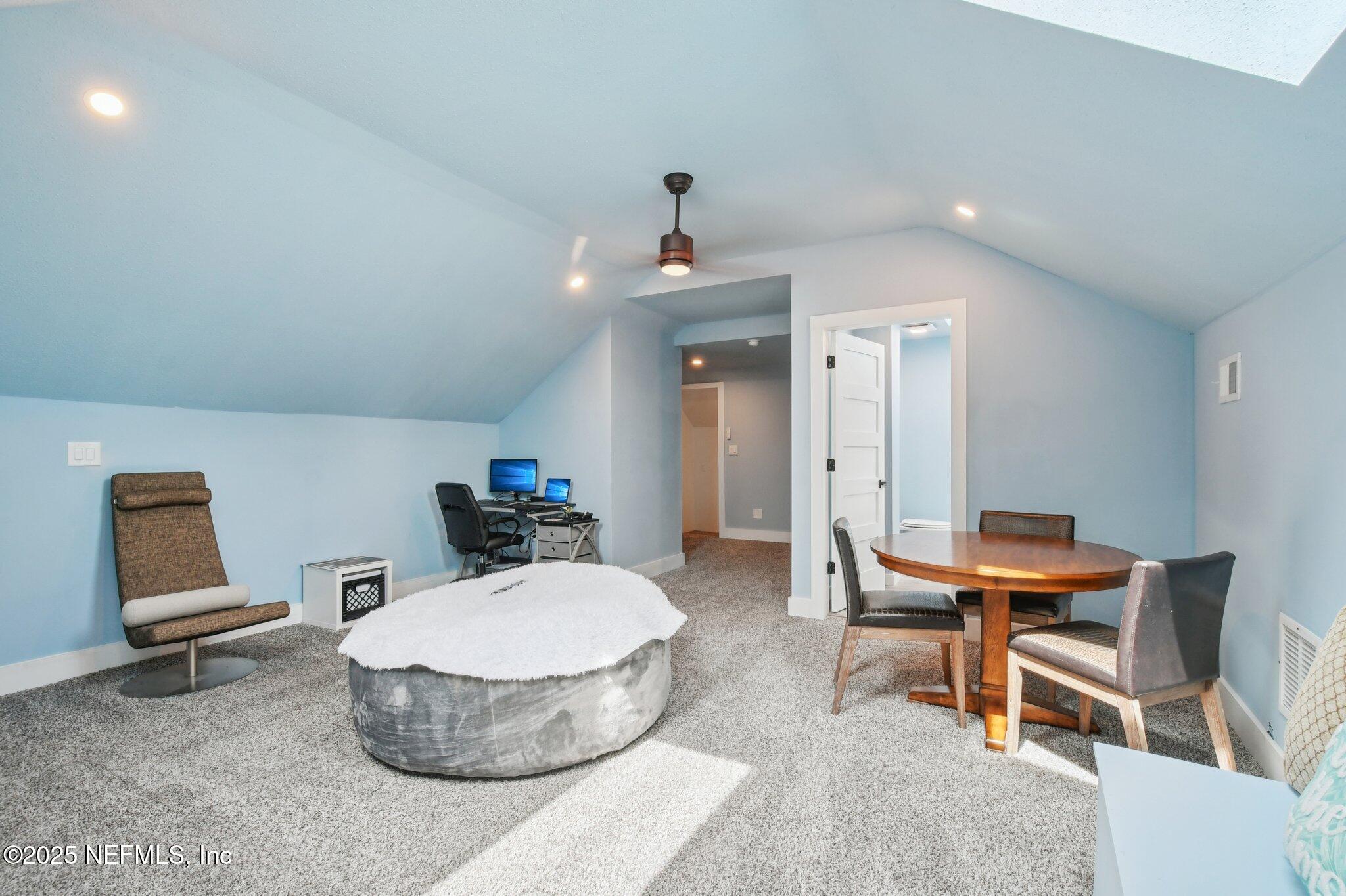 205 S ROSCOE Boulevard