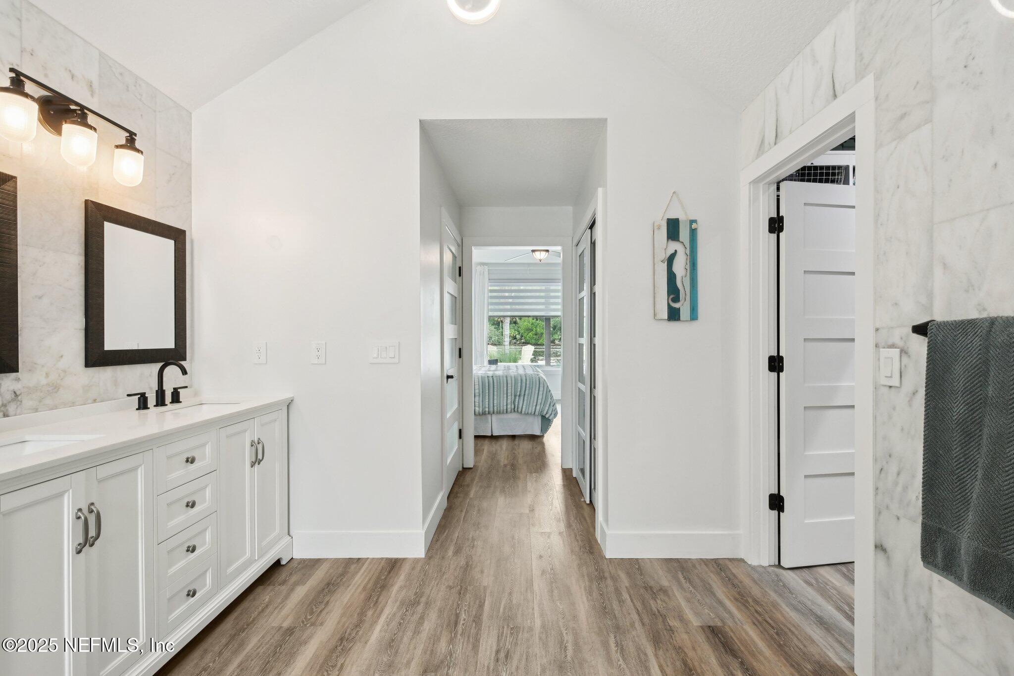 205 S ROSCOE Boulevard