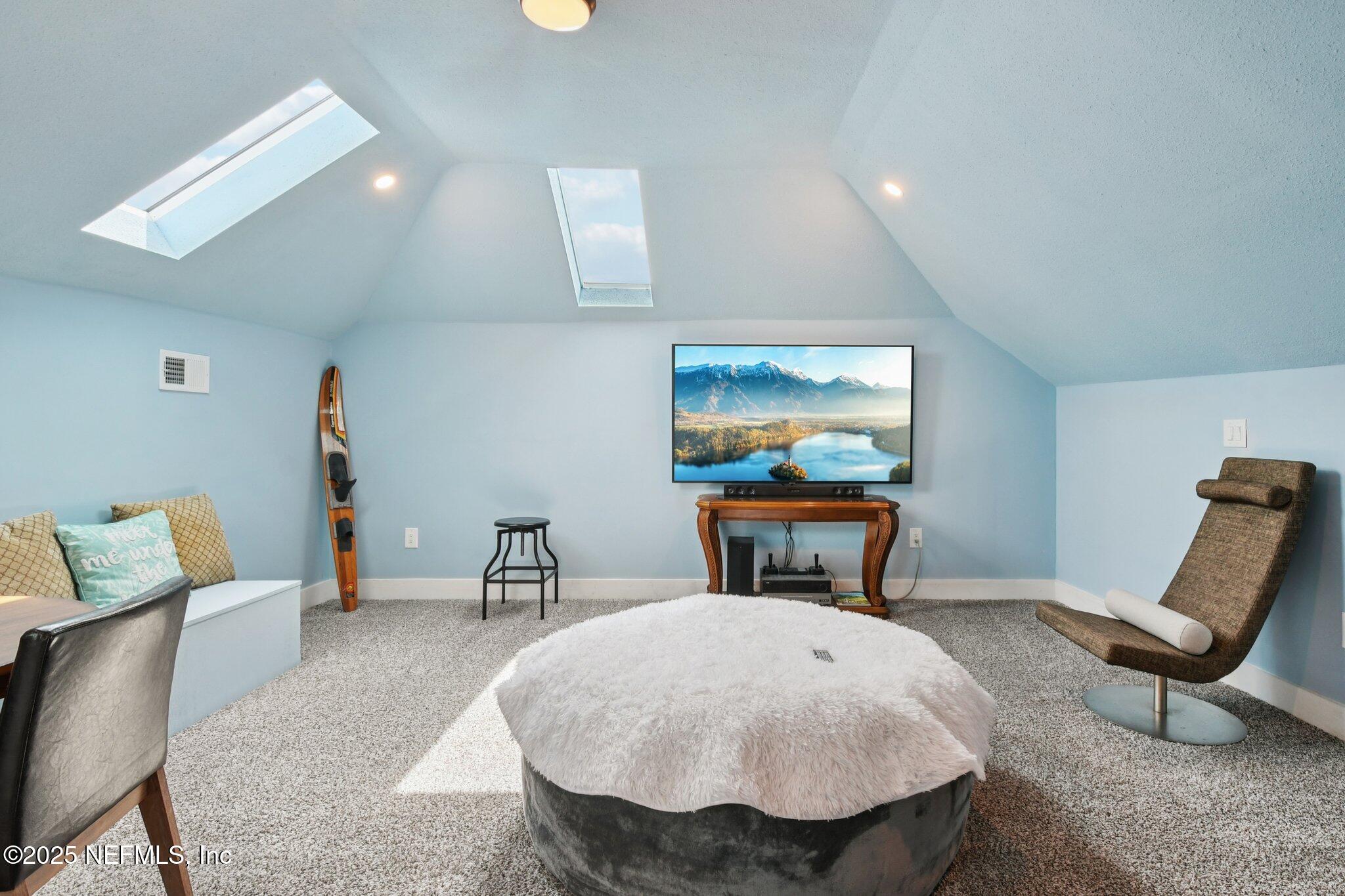 205 S ROSCOE Boulevard