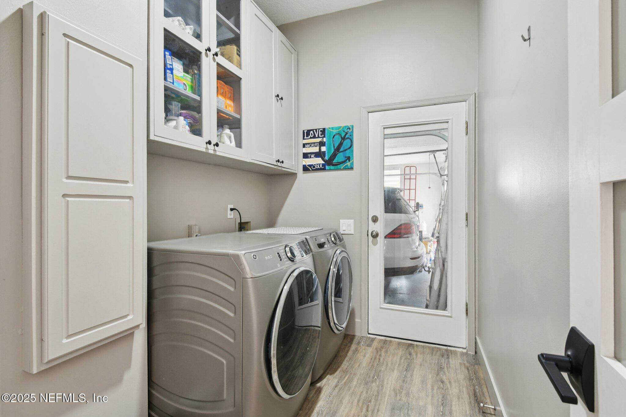 205 S ROSCOE Boulevard