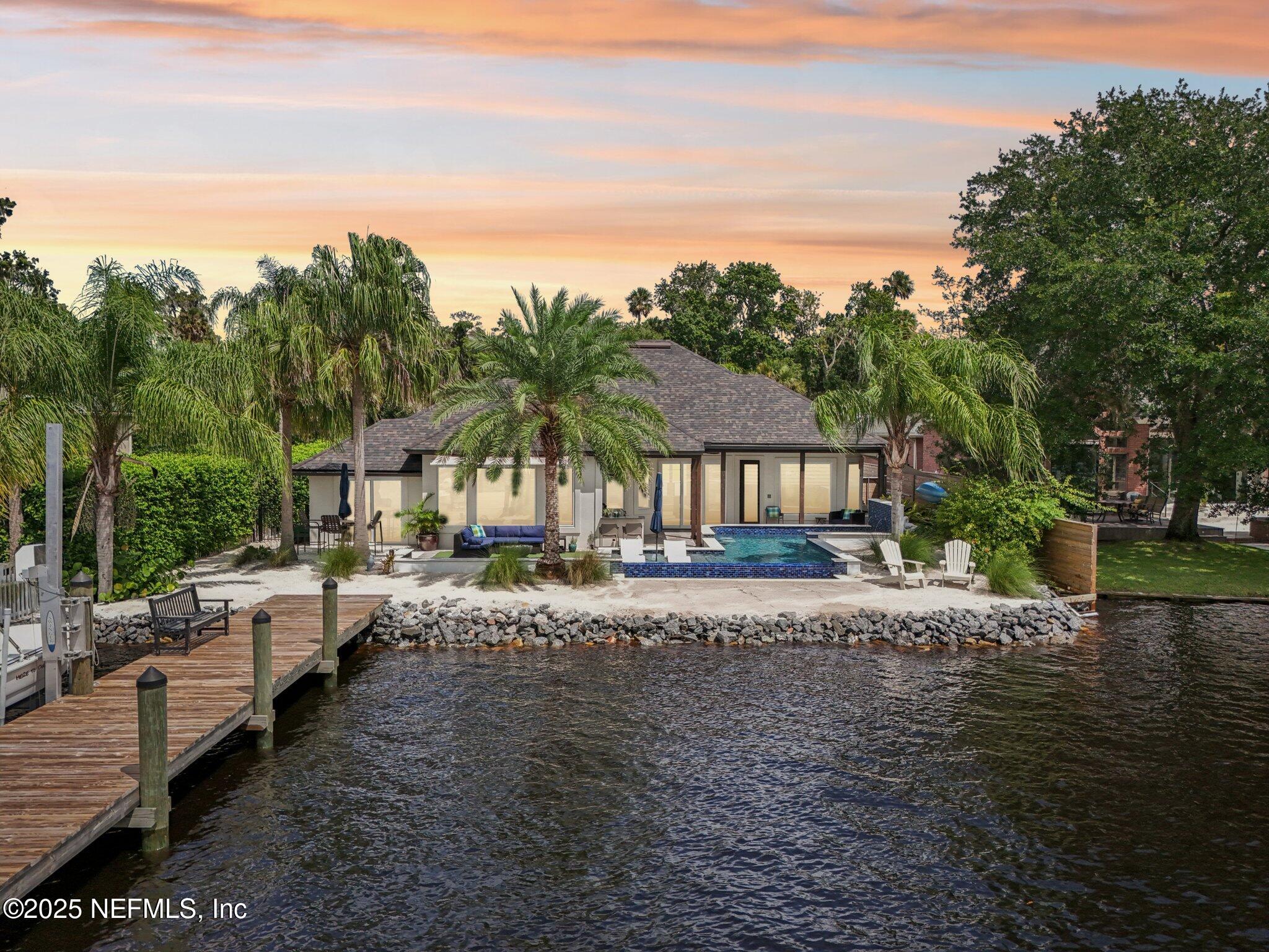 205 S ROSCOE Boulevard