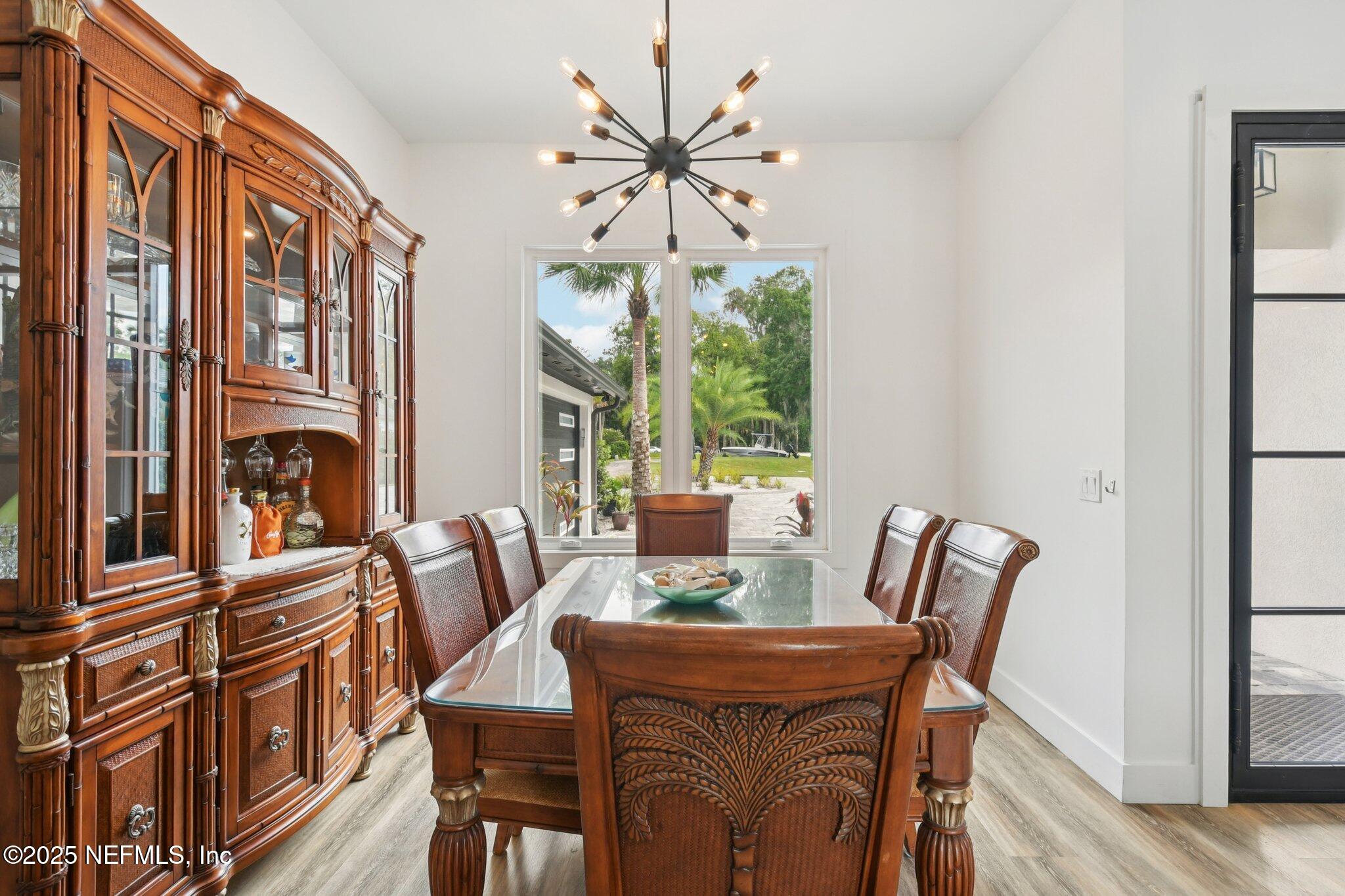 205 S ROSCOE Boulevard