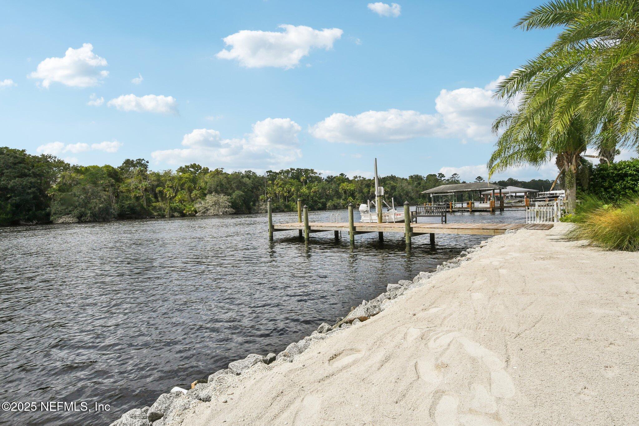 205 S ROSCOE Boulevard