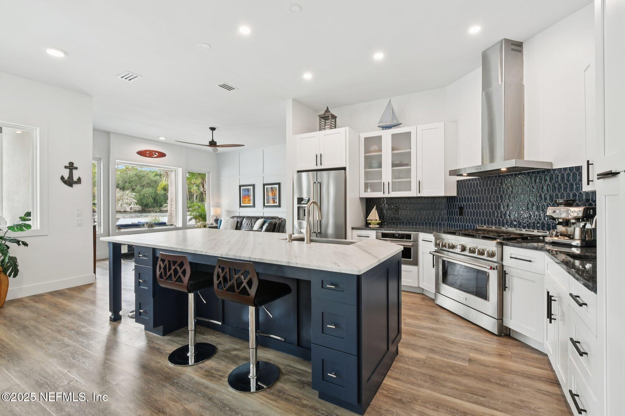 205 S ROSCOE Boulevard