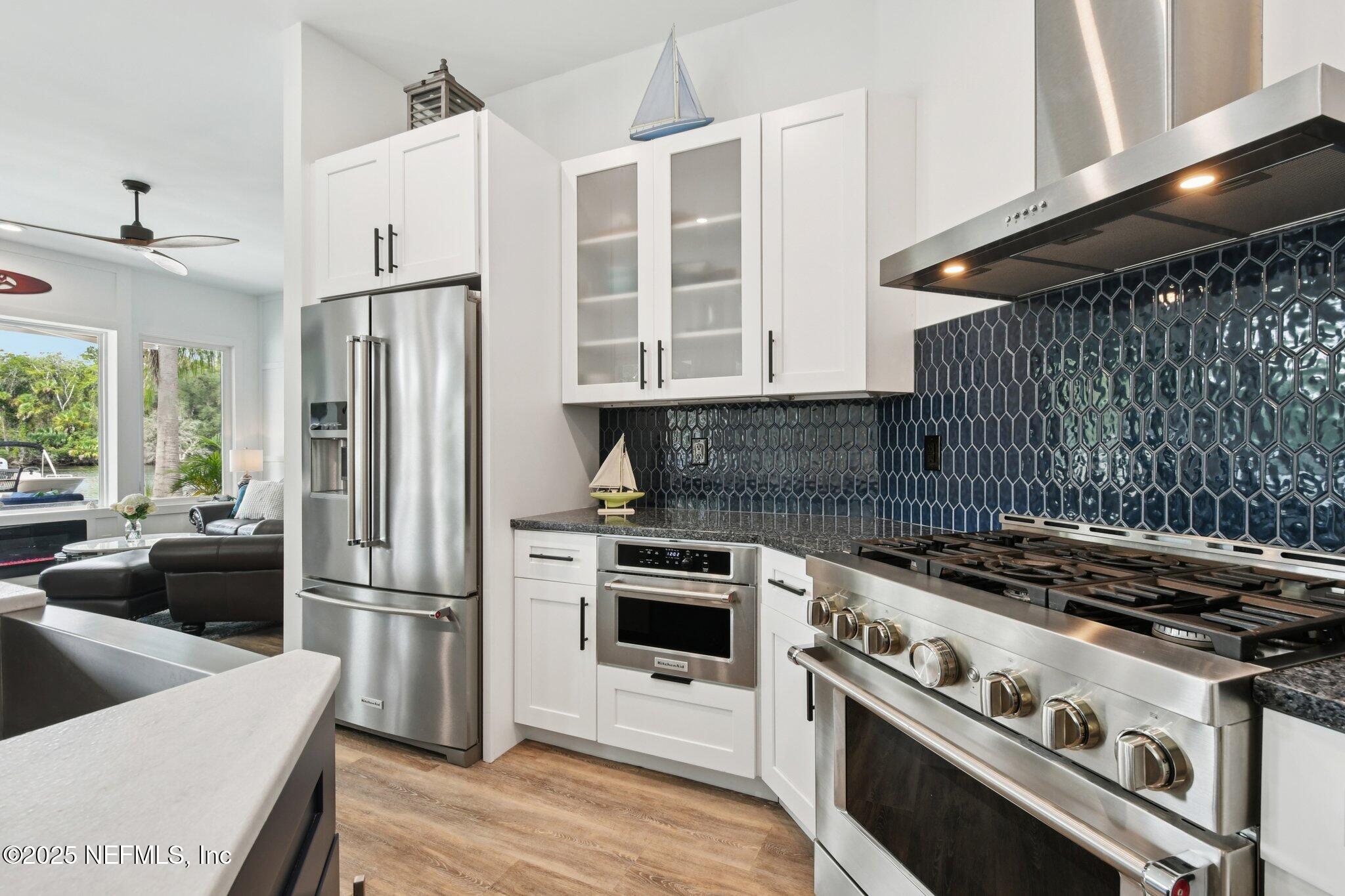 205 S ROSCOE Boulevard