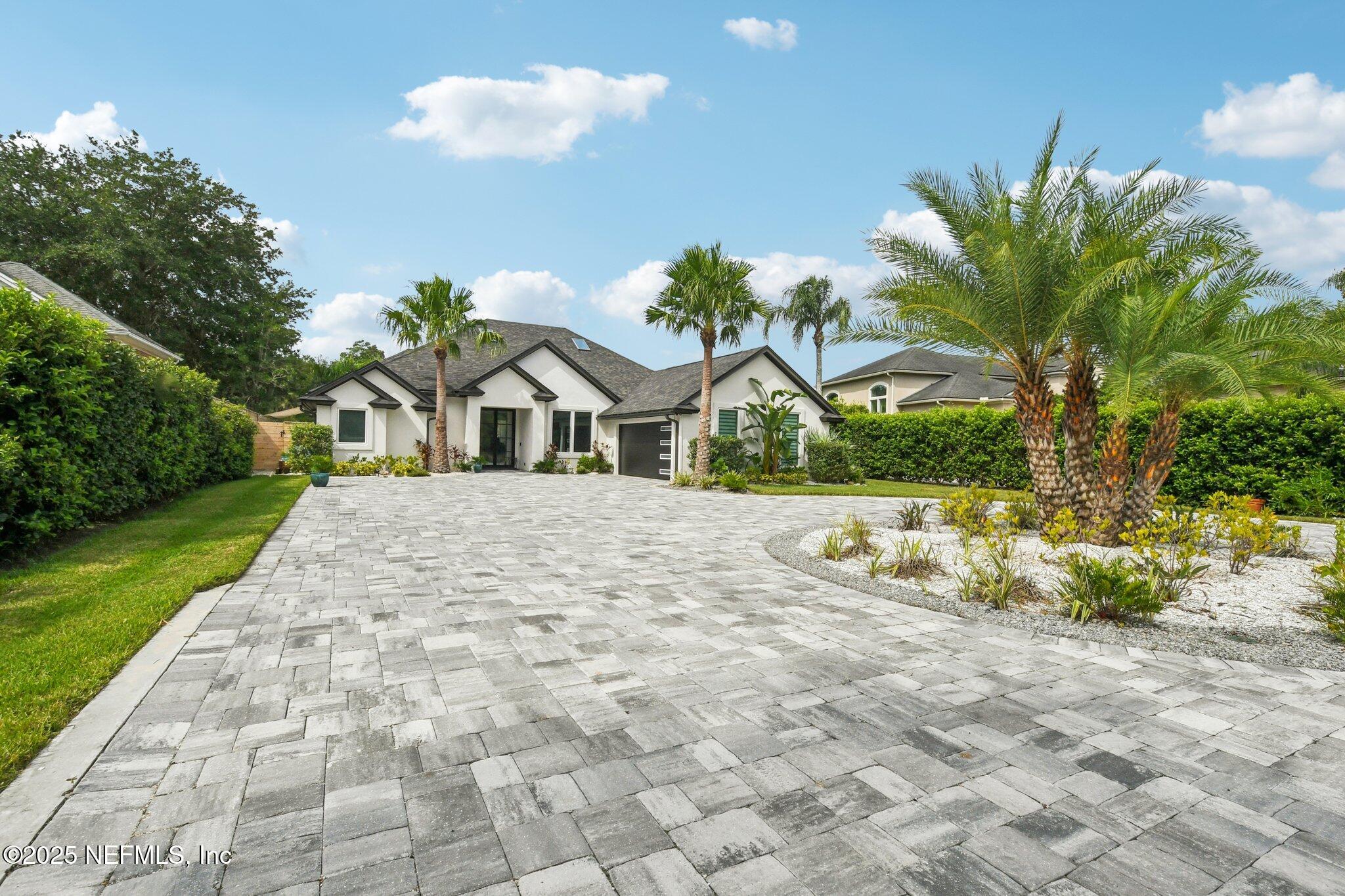 205 S ROSCOE Boulevard