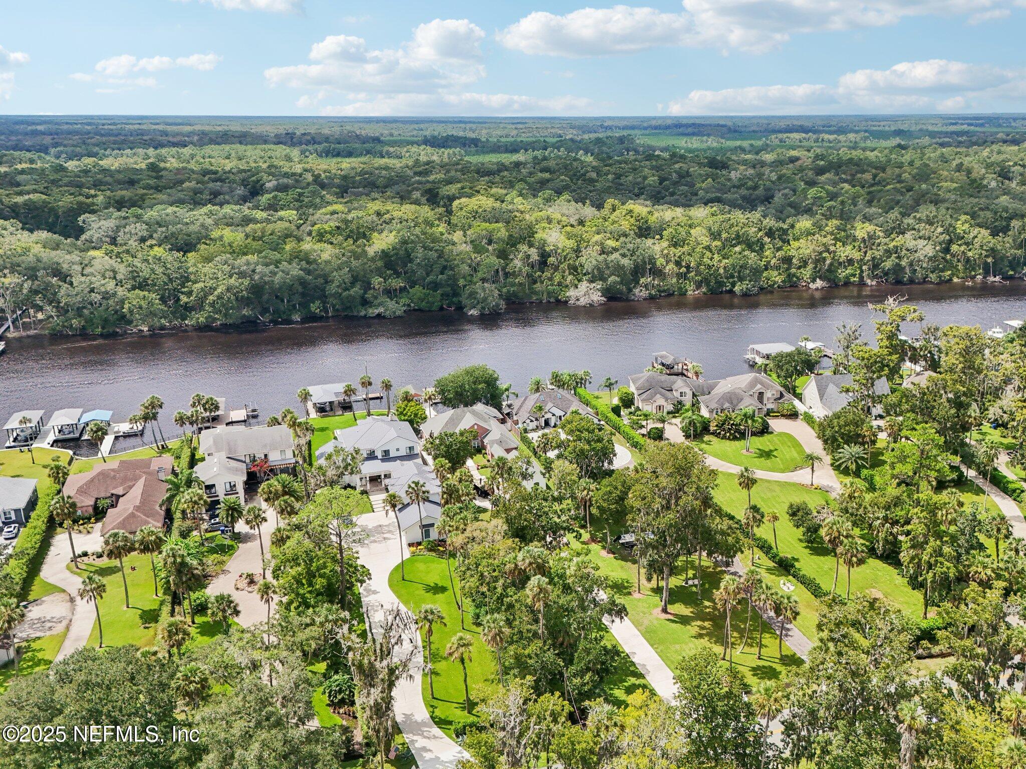 205 S ROSCOE Boulevard