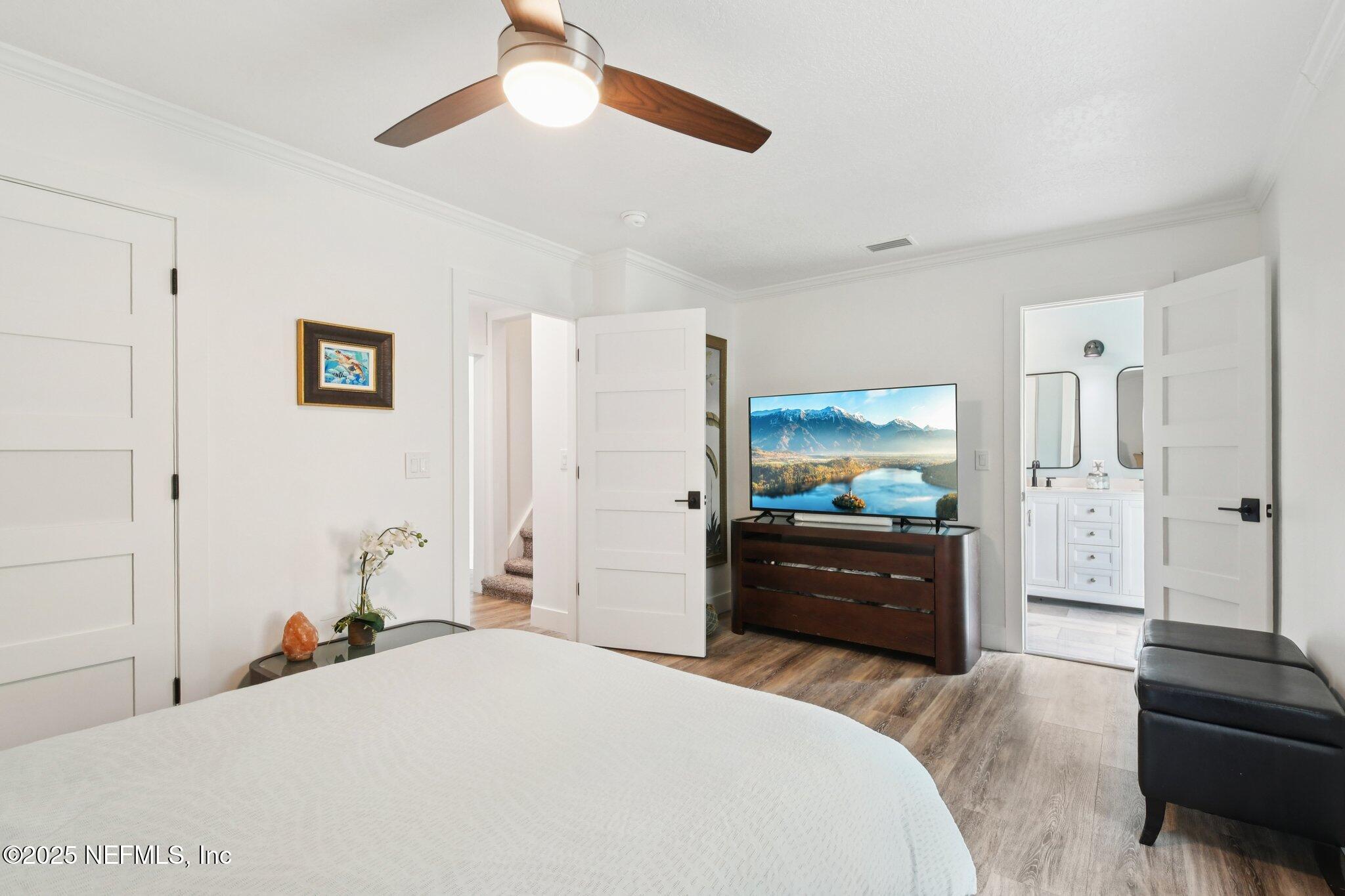 205 S ROSCOE Boulevard