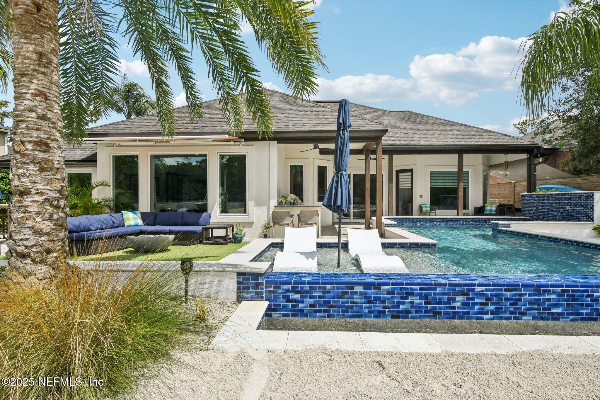 205 S ROSCOE Boulevard