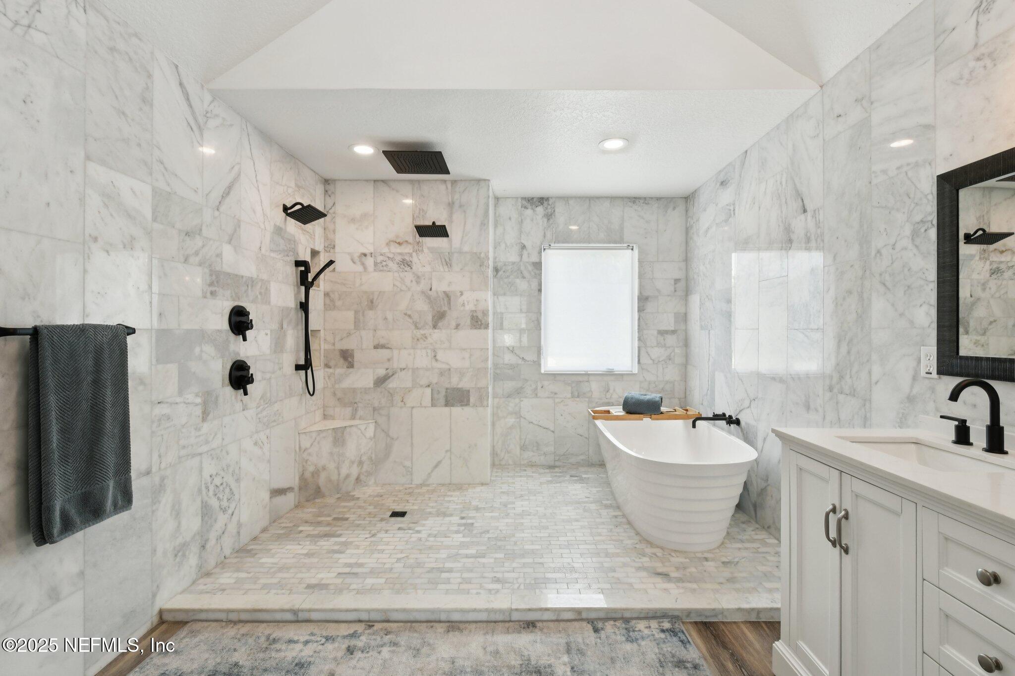 205 S ROSCOE Boulevard