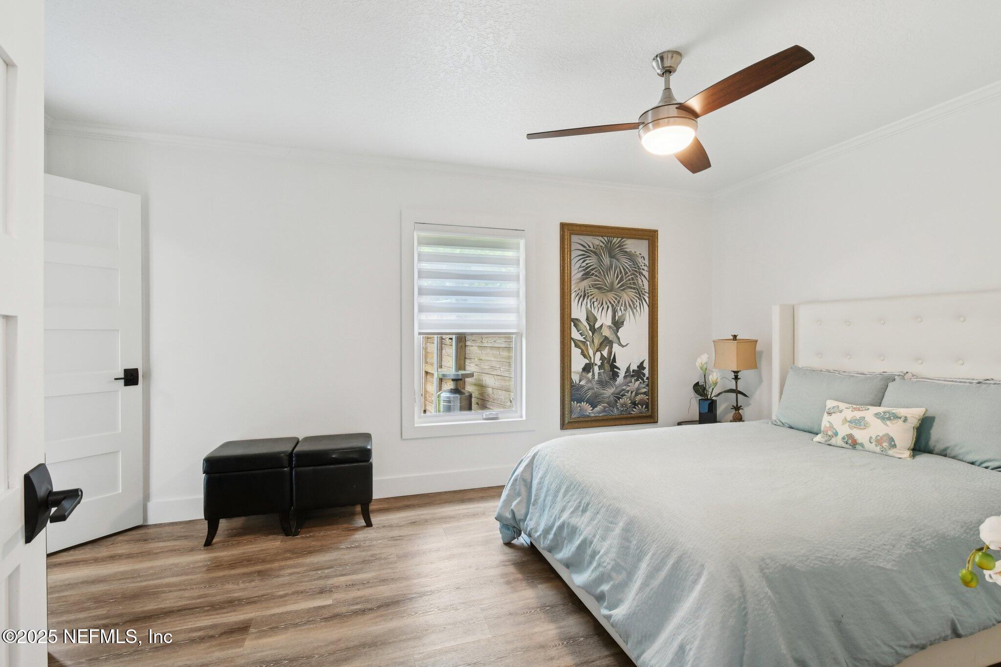 205 S ROSCOE Boulevard