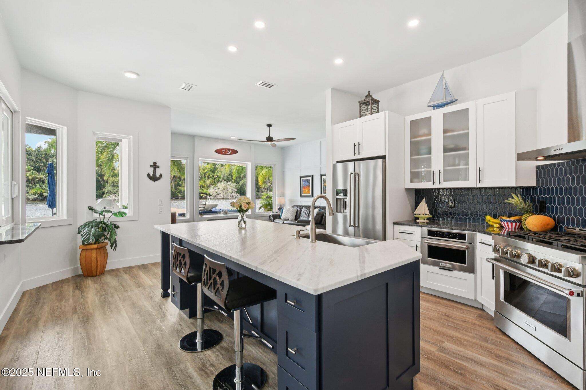 205 S ROSCOE Boulevard