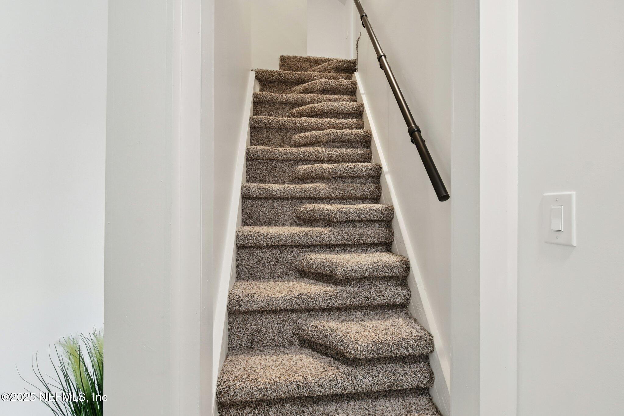 205 S ROSCOE Boulevard