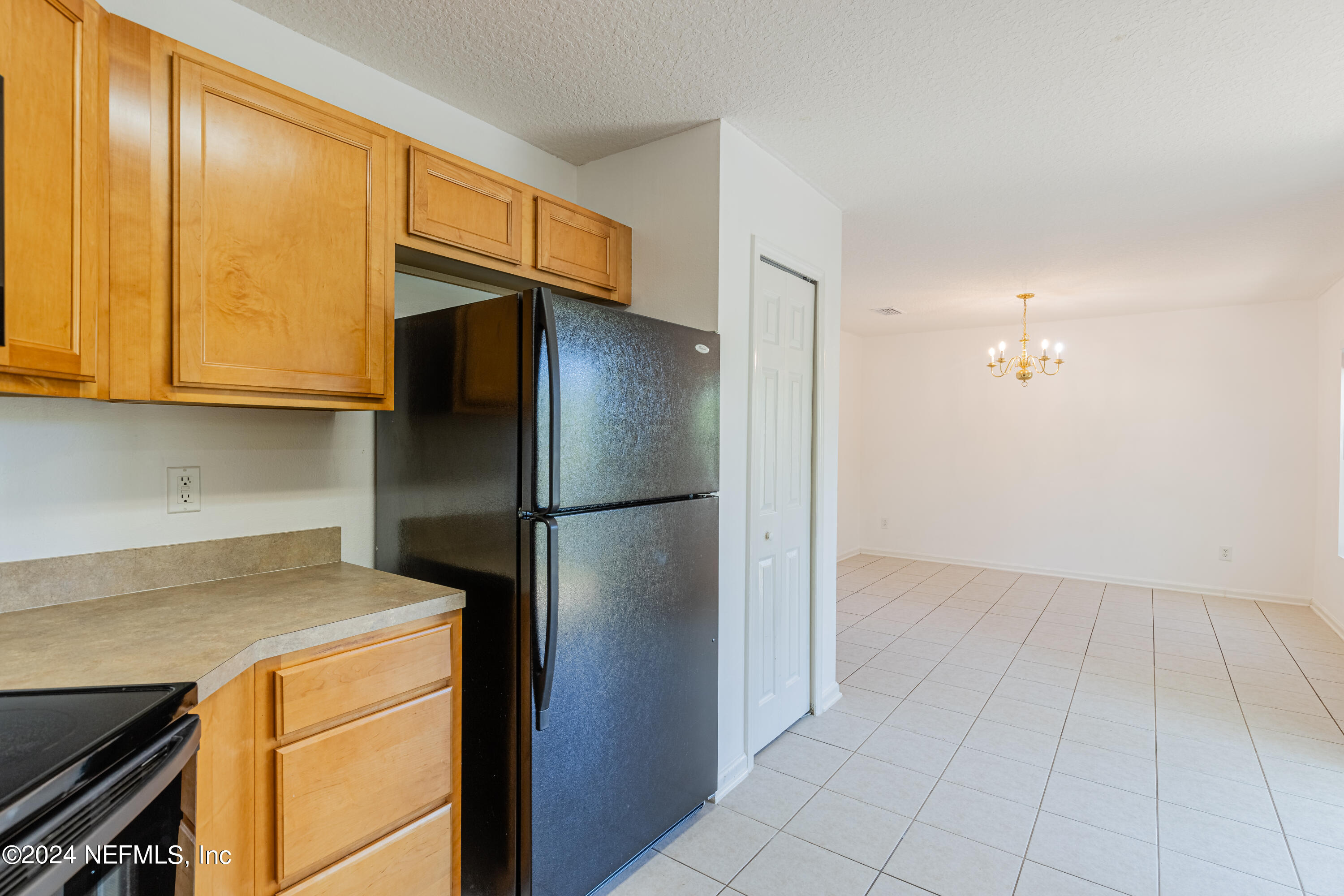 1630 VINELAND Circle B
