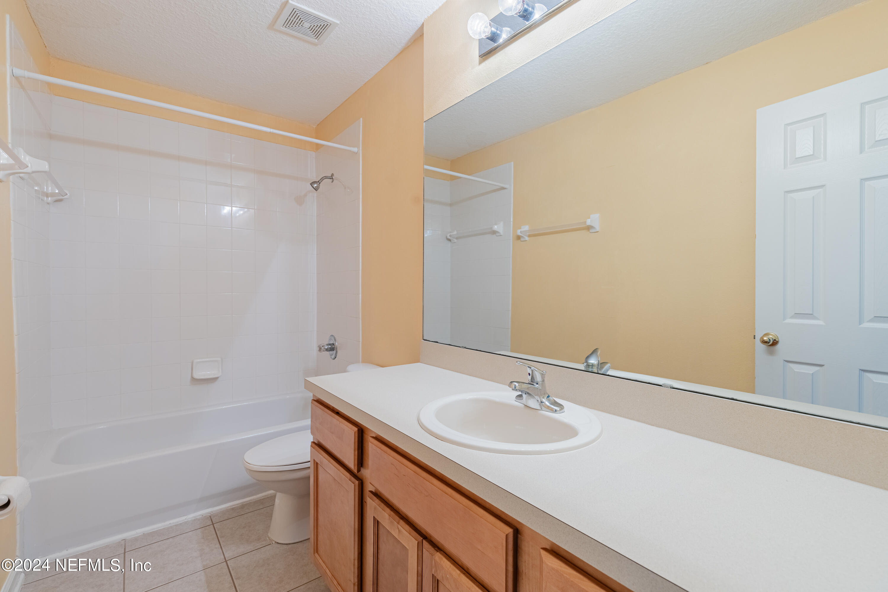 1630 VINELAND Circle B