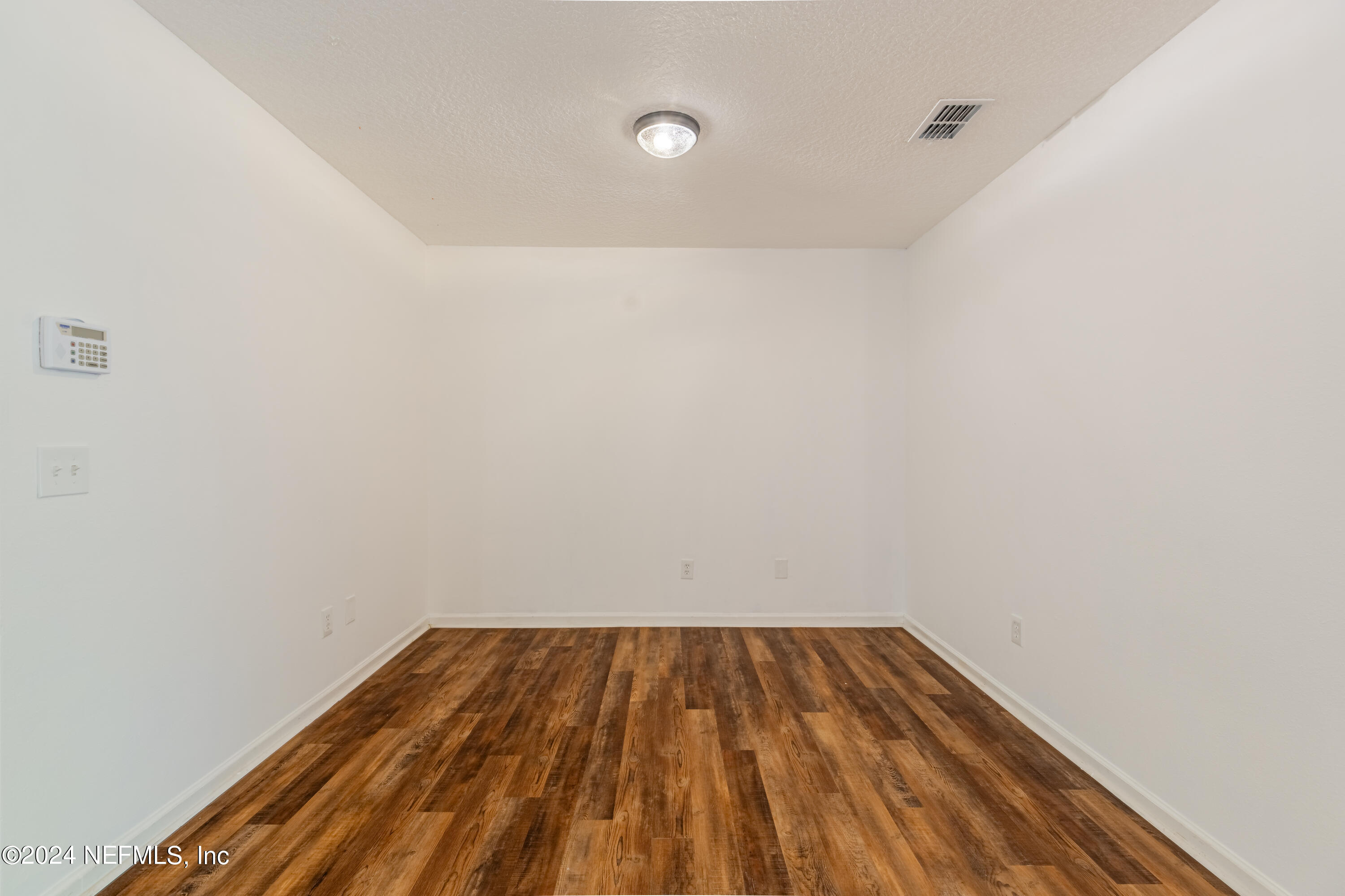 1630 VINELAND Circle B