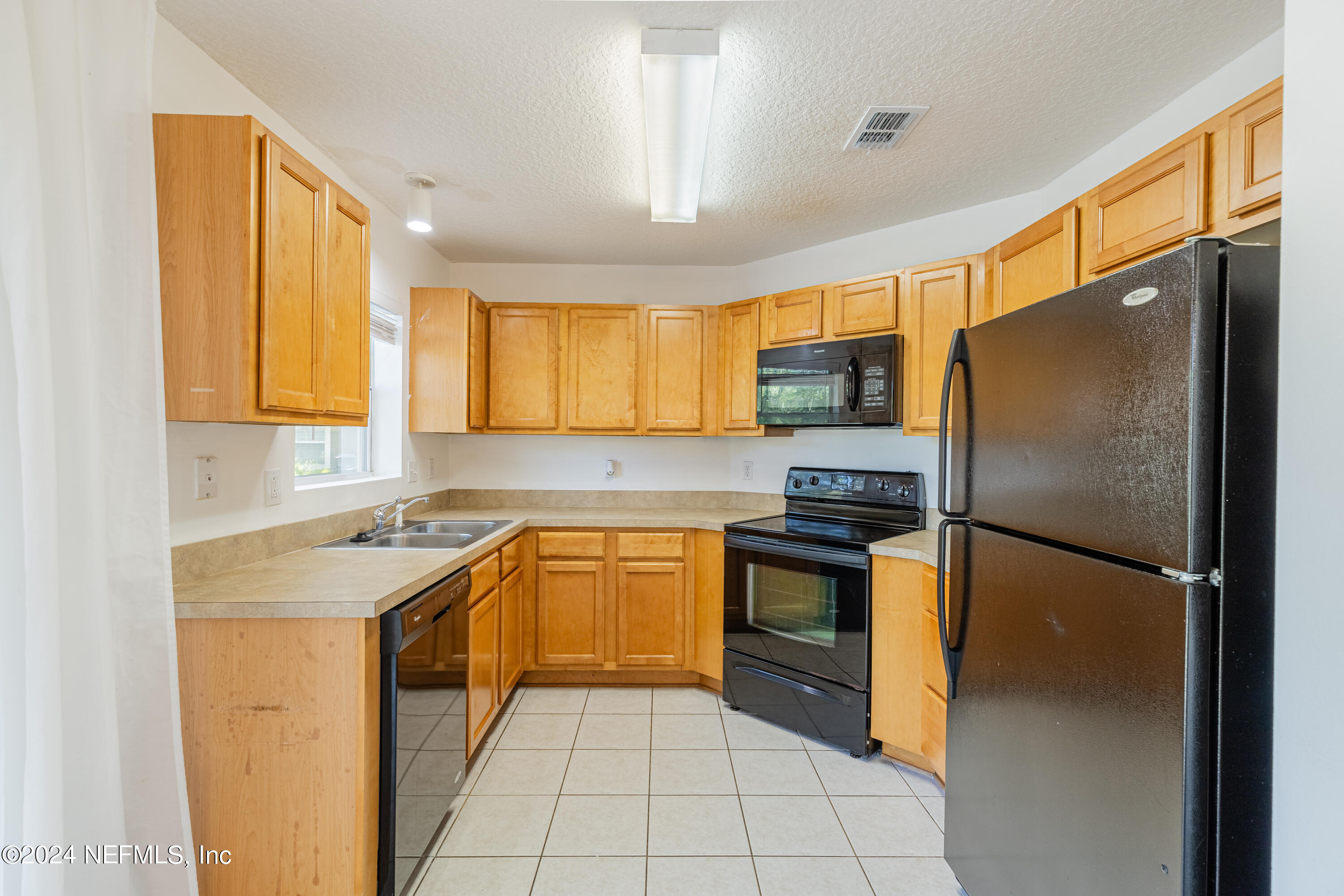 1630 VINELAND Circle B