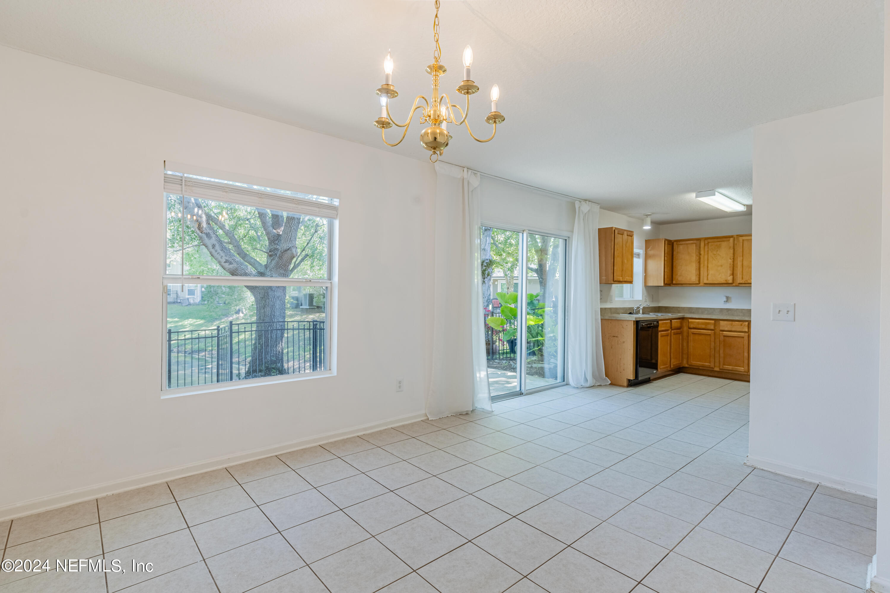 1630 VINELAND Circle B