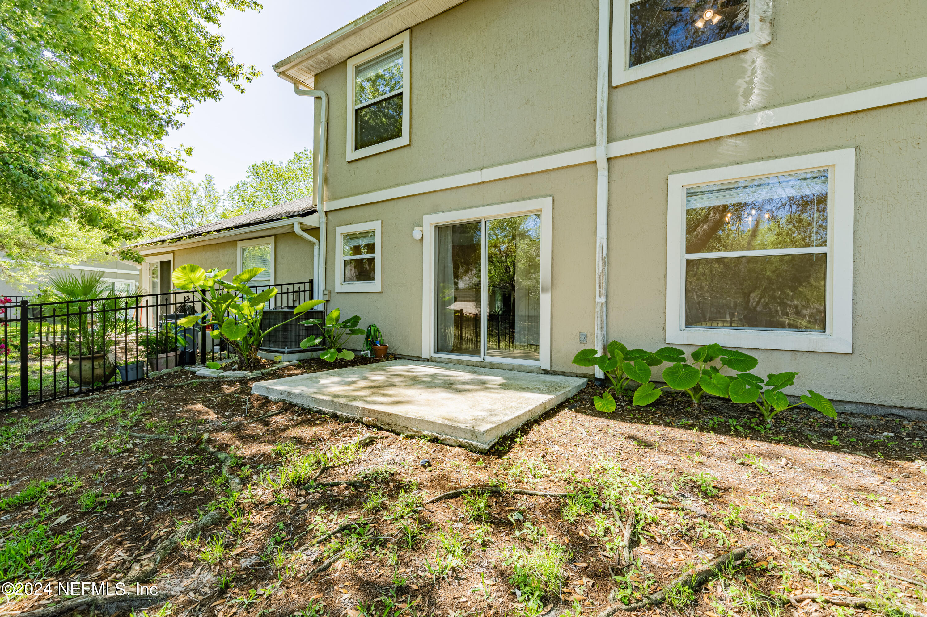 1630 VINELAND Circle B