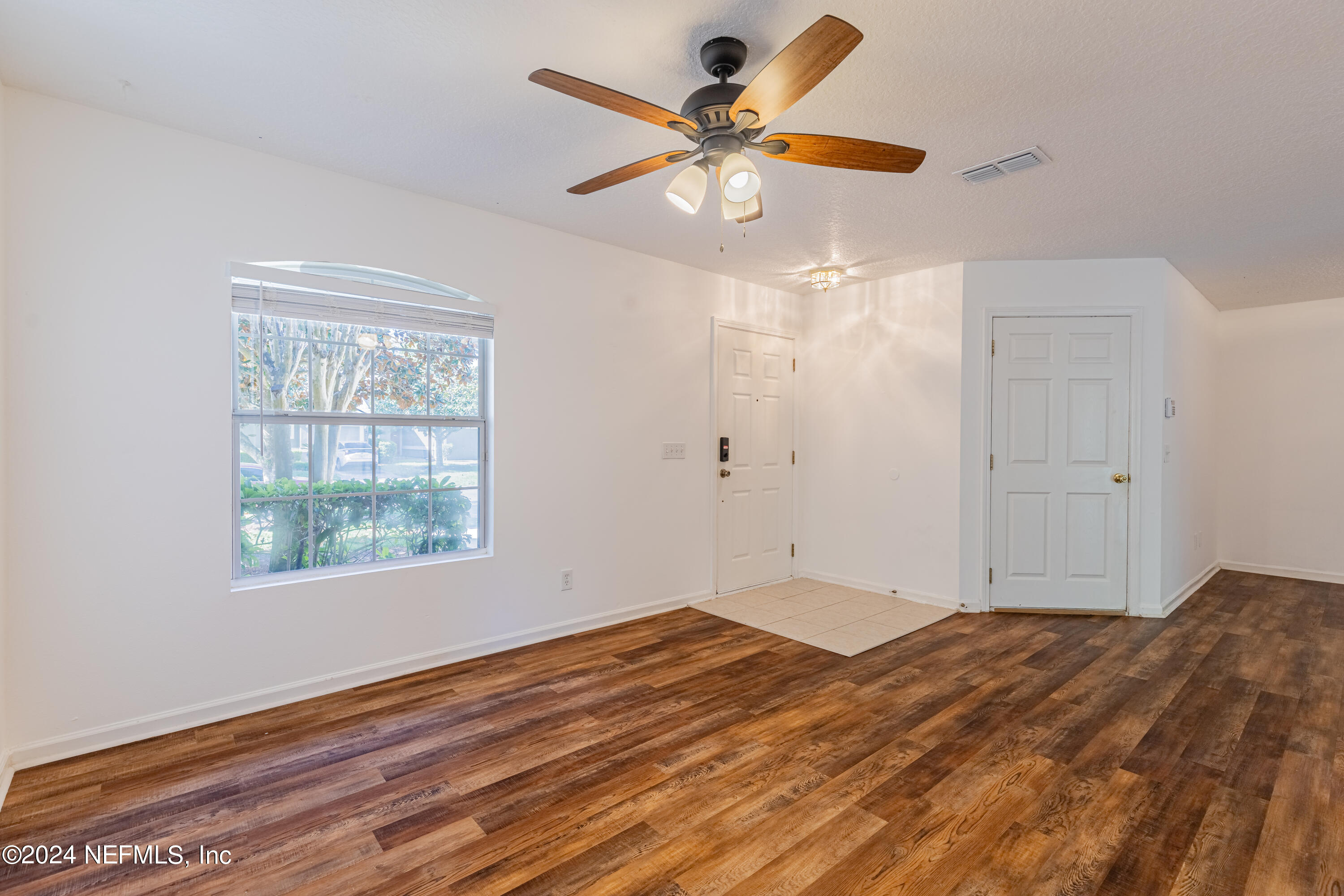 1630 VINELAND Circle B