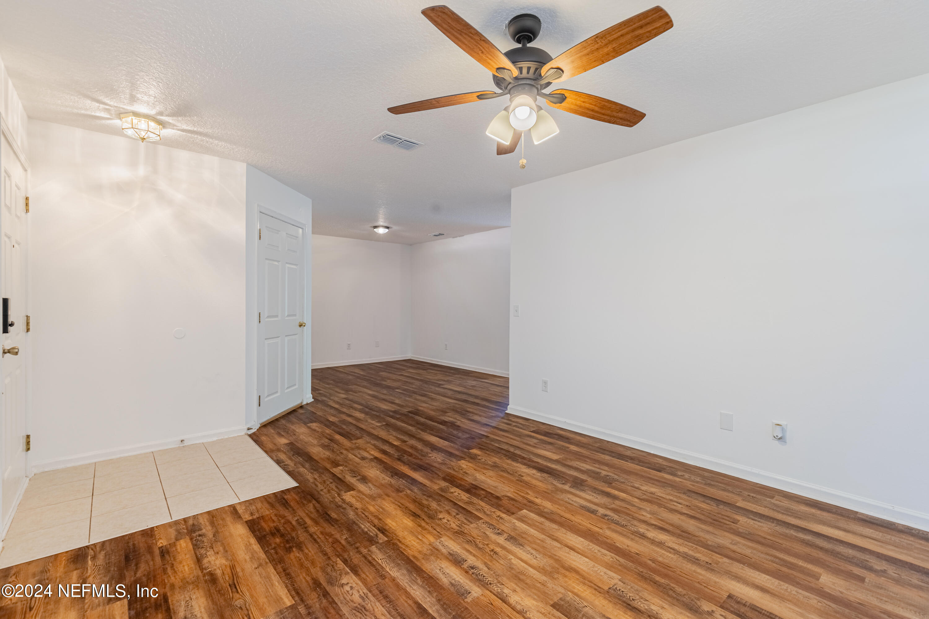 1630 VINELAND Circle B