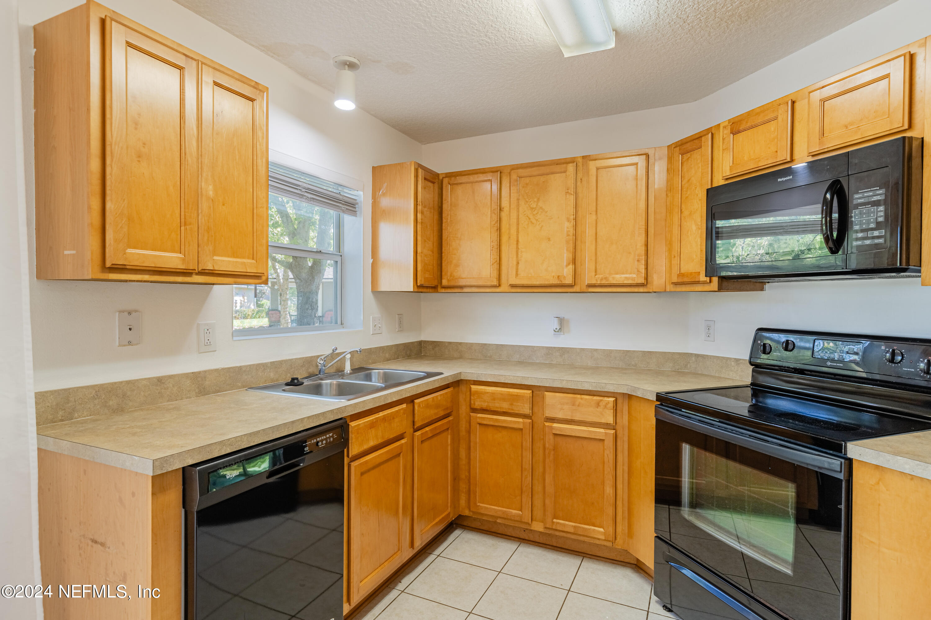 1630 VINELAND Circle B