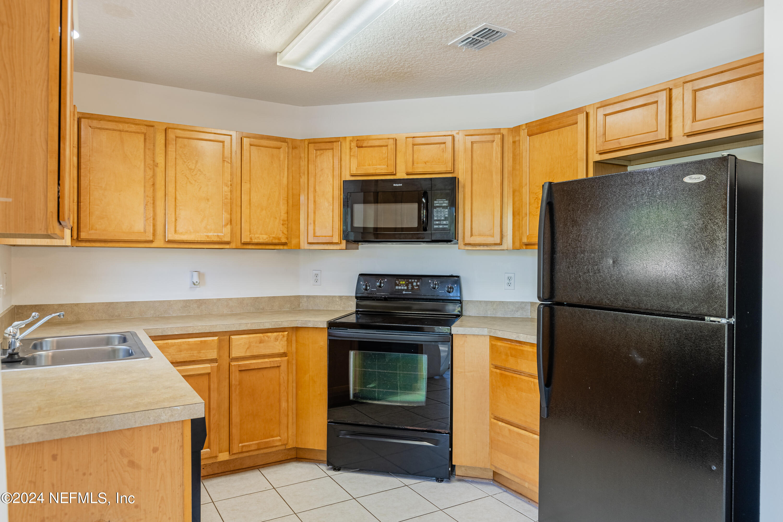1630 VINELAND Circle B