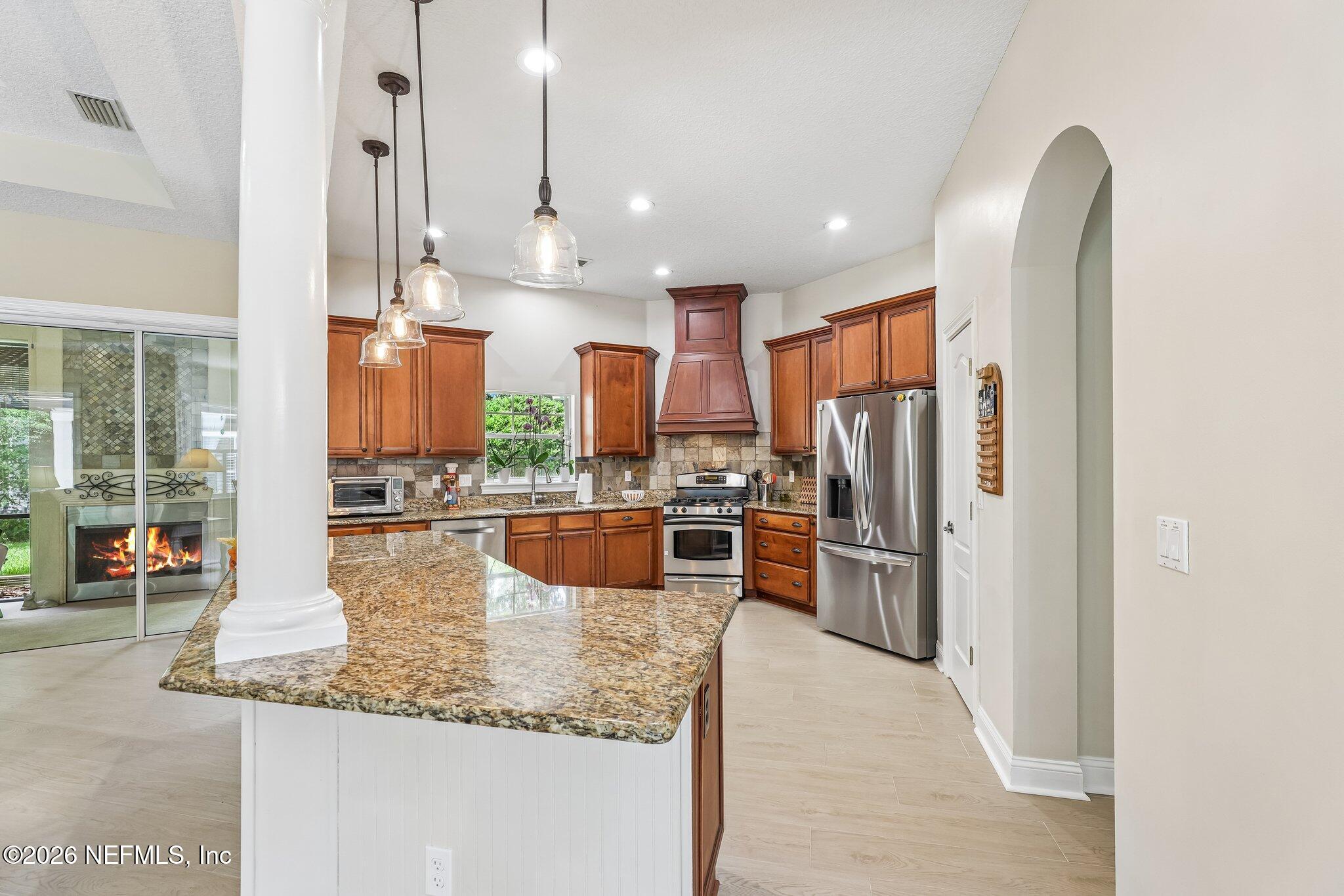 2708 SHADE TREE Drive