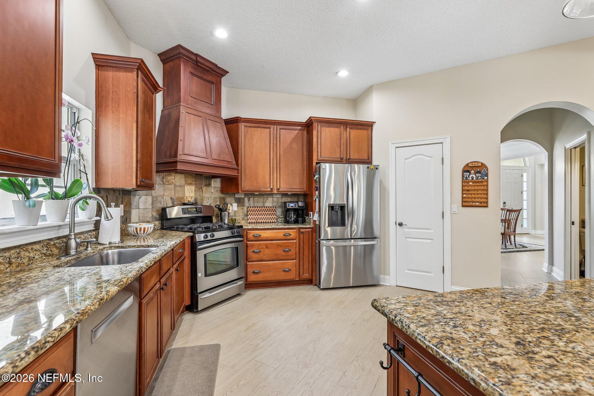 2708 SHADE TREE Drive