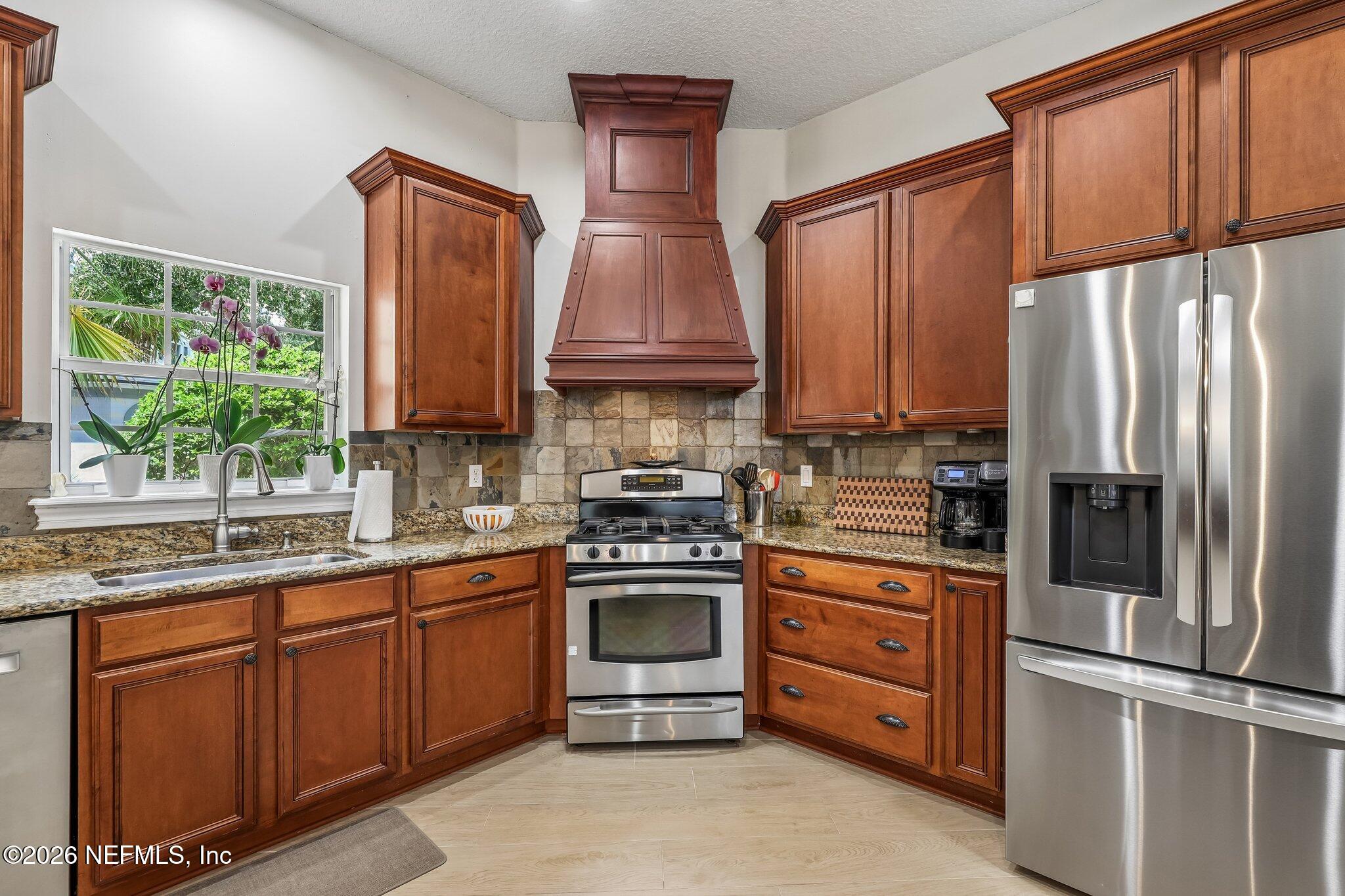 2708 SHADE TREE Drive