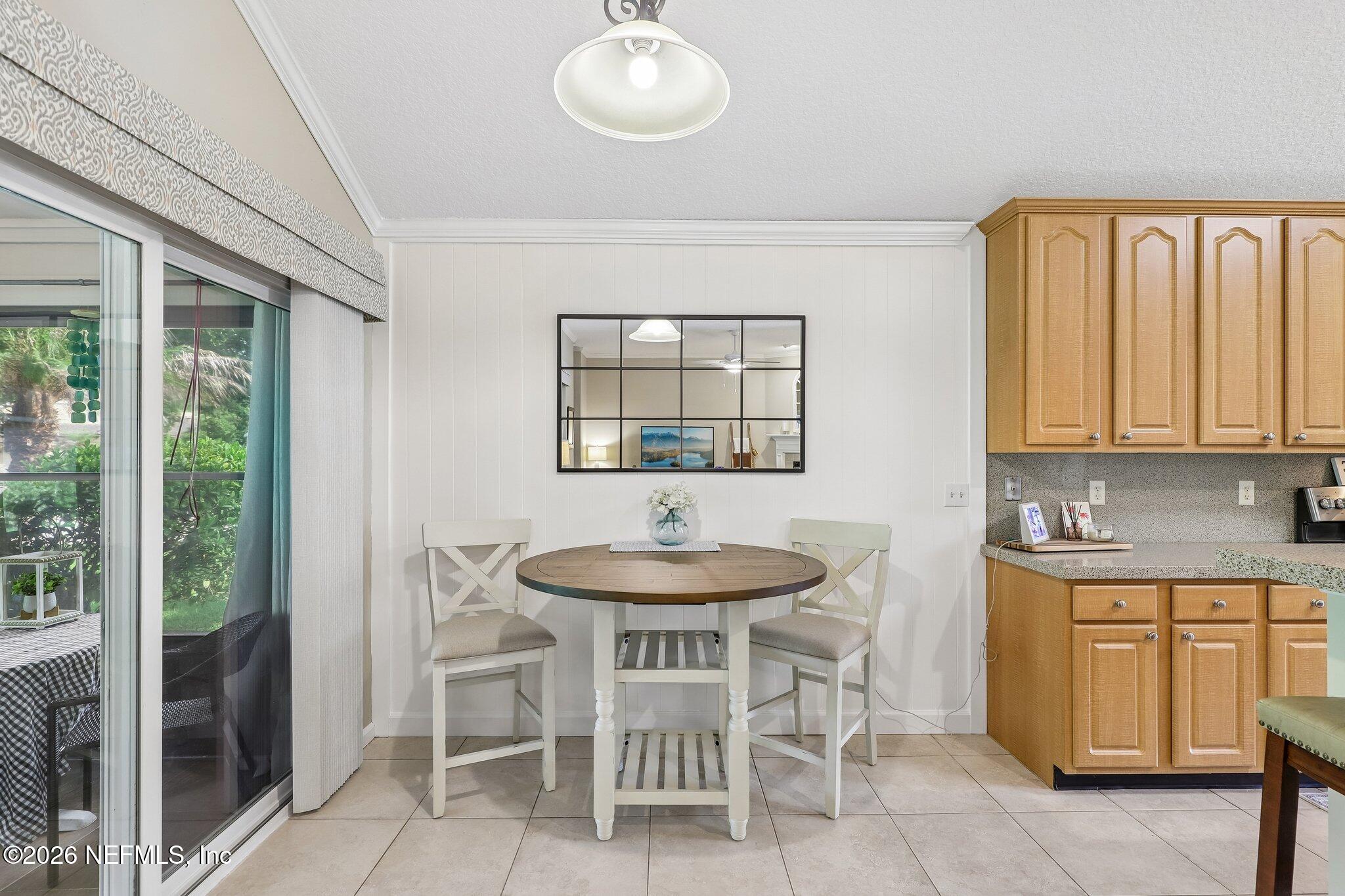 1876 LAKE FOREST Lane