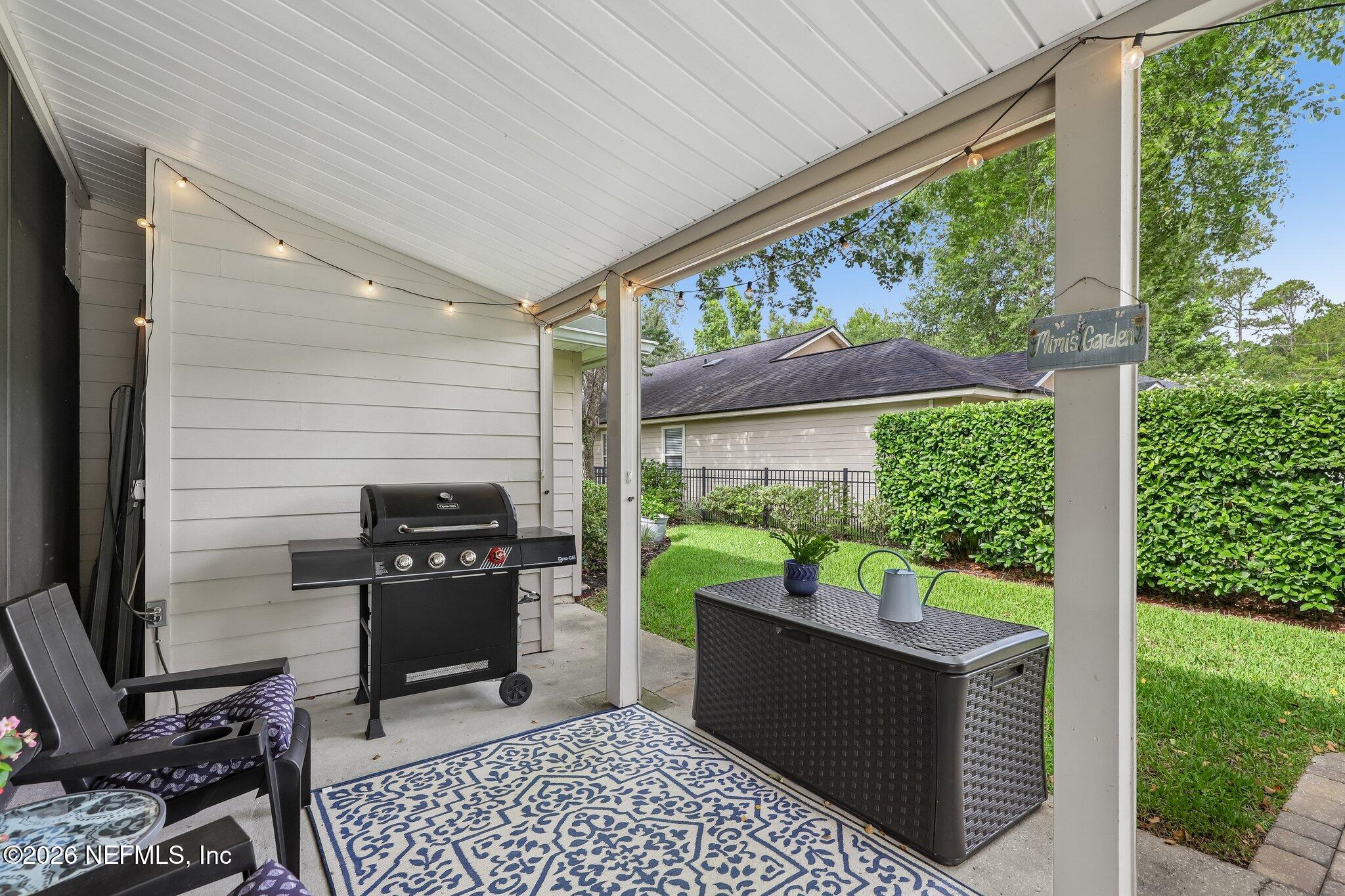 1876 LAKE FOREST Lane