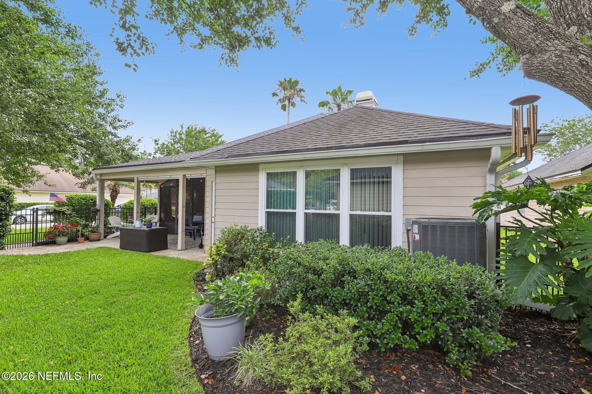 1876 LAKE FOREST Lane